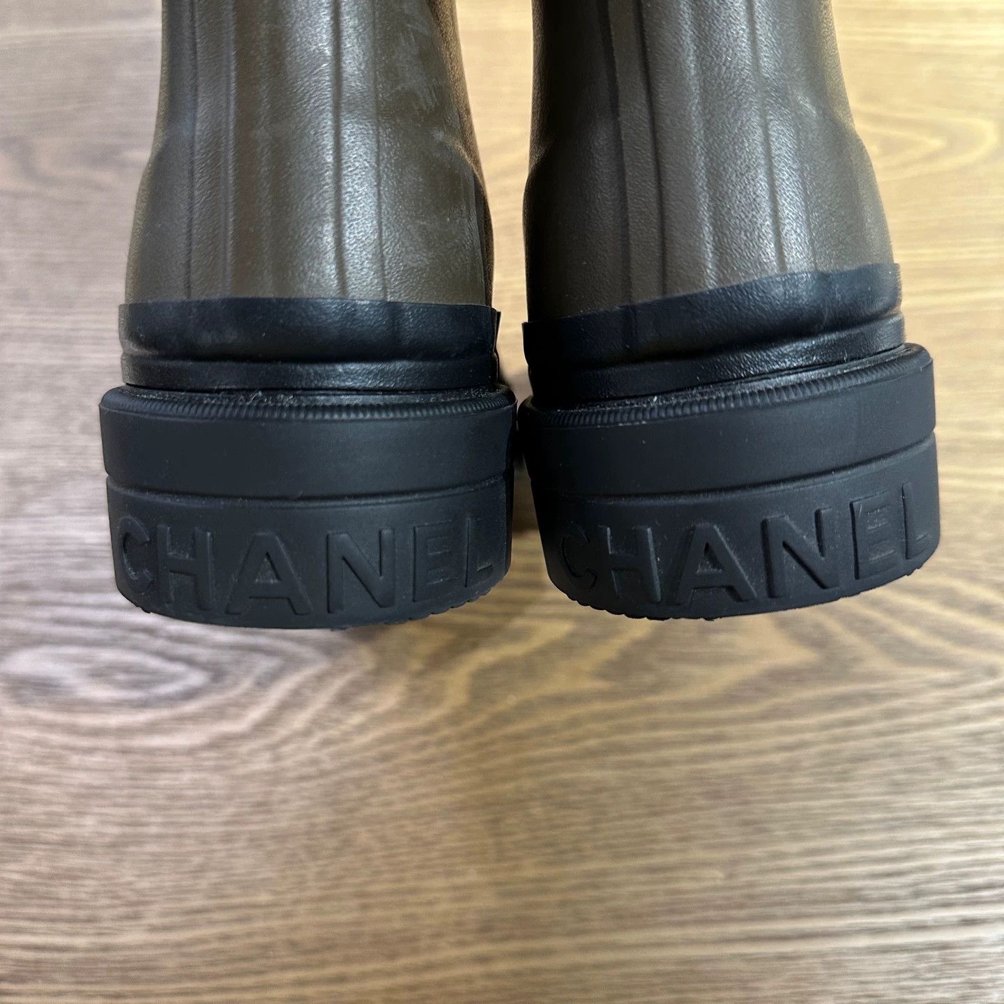 Chanel Chanel 24A May188 Olive Color-Blocked Rain Boots 35 Size US 4.5 / IT 34.5 - 5 Thumbnail