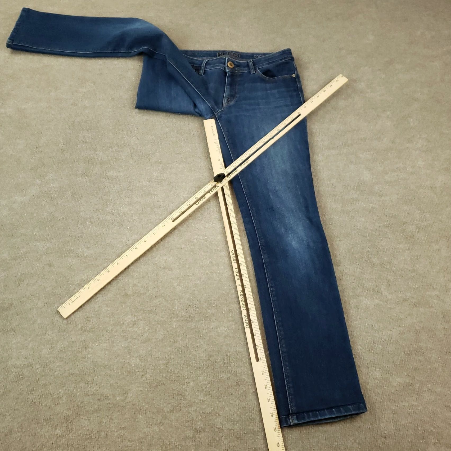 DL1961 Womens Curvy Jeans 27x29 Blue Straight Leg Casual Comfort Size 27" / US 4 / IT 40 - 2 Thumbnail