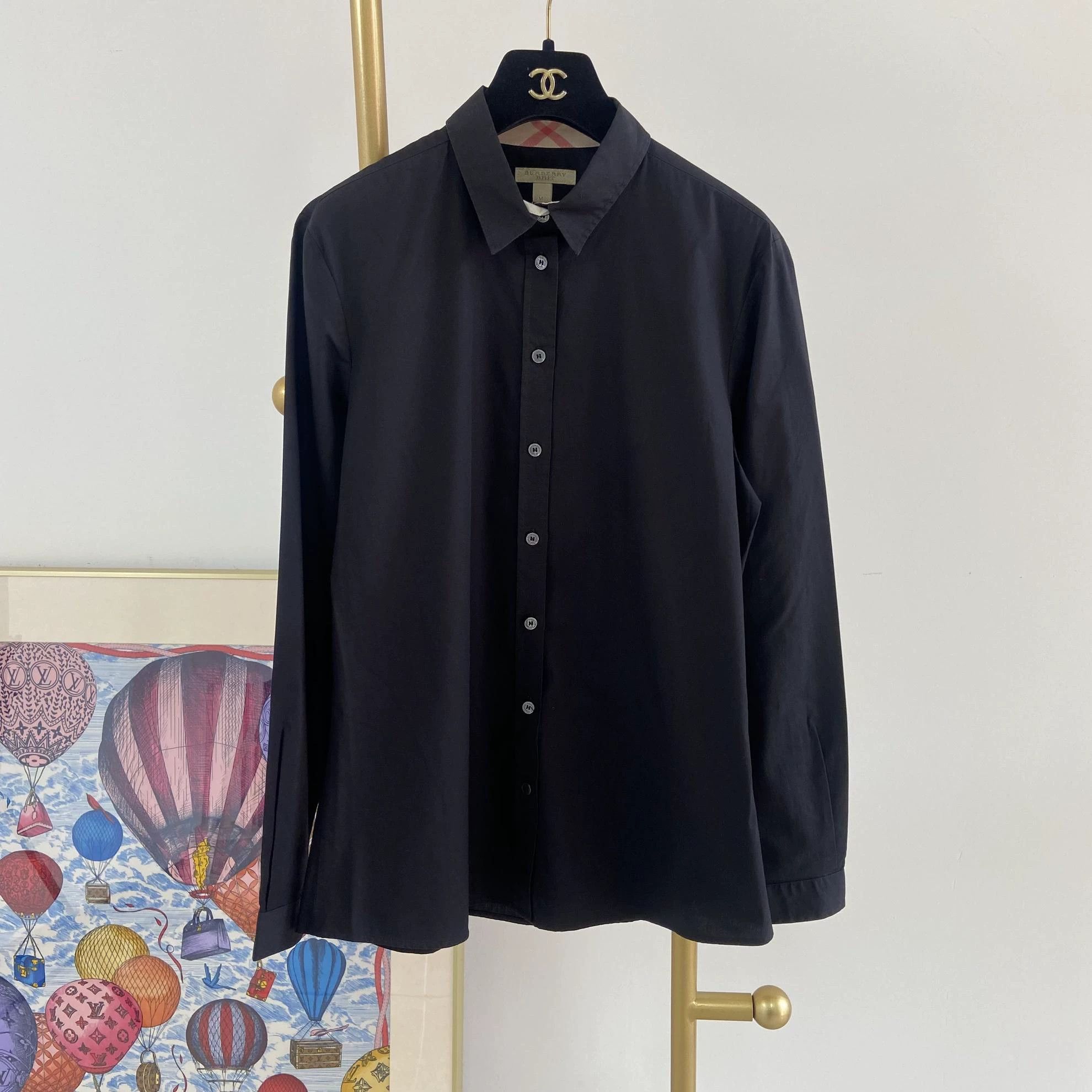 Burberry Burberry Black Shirt M 0337 Size M / US 6-8 / IT 42-44 - 1 Thumbnail