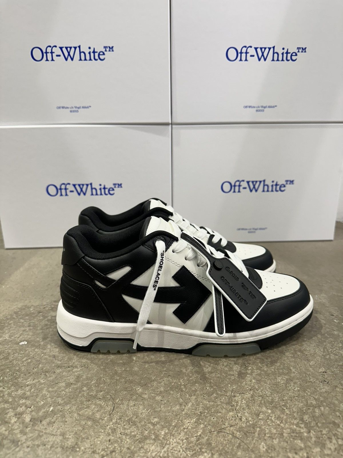 Off-White OFF-WHITE - Out of Office White Black Sneakers | Grailed