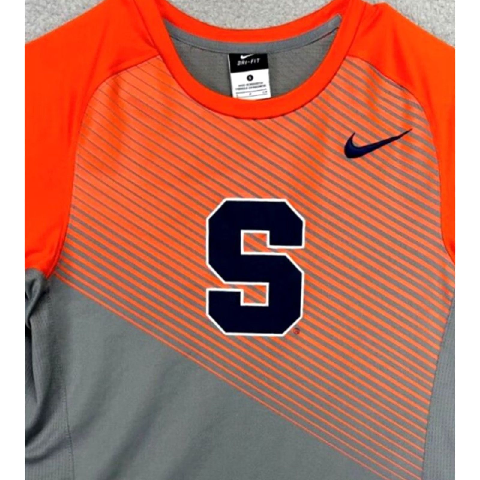 Nike Nike Shirt Mens Small Dri-Fit Orange Grey Colorblock Athletic Syracuse Orange Shirt Mens Small Nike Dri-FIT Colorblock Crew Neck Long Sleeve Athletics Size US S / EU 44-46 / 1 - 2 Thumbnail