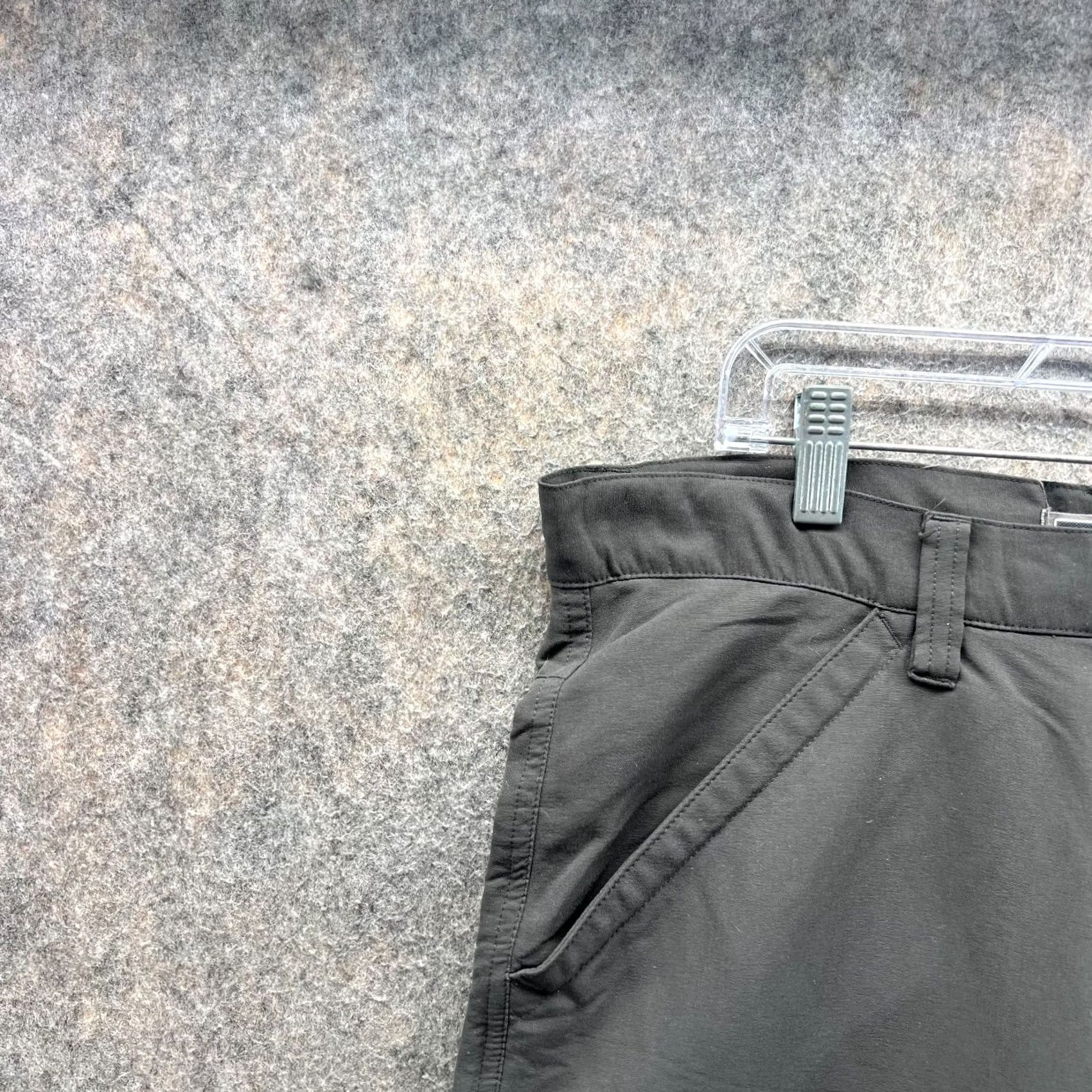 Vintage REI Shorts Men 36 Gray Nylon Cargo Flat Front Inseam 13 Outdoor Casual Travel Spring Summer Fall Mens Size US 36 / EU 52 - 2 Thumbnail