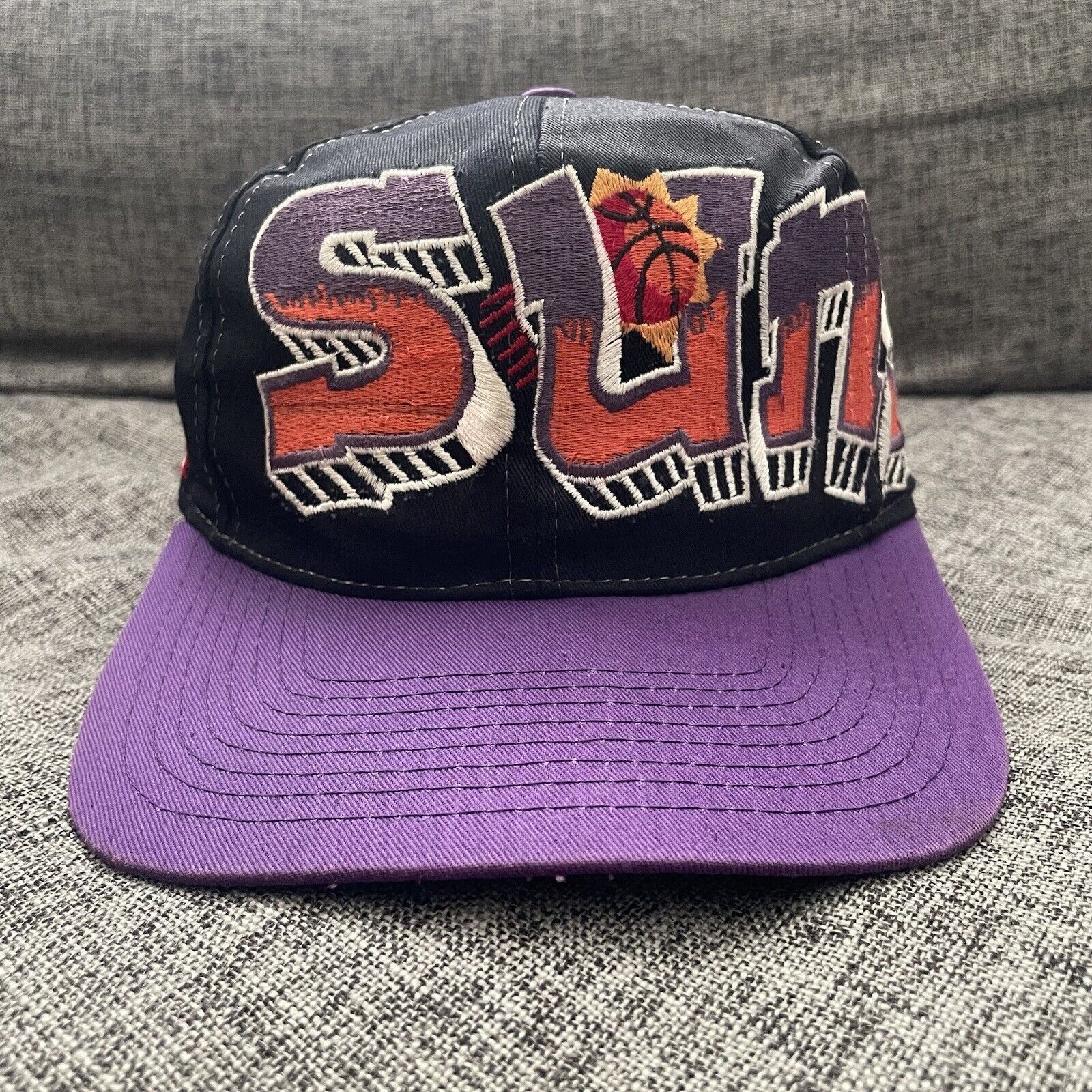 image of NBA x Vintage Phoenix Suns Graffiti Hat Drew Pearson in Black, Men's