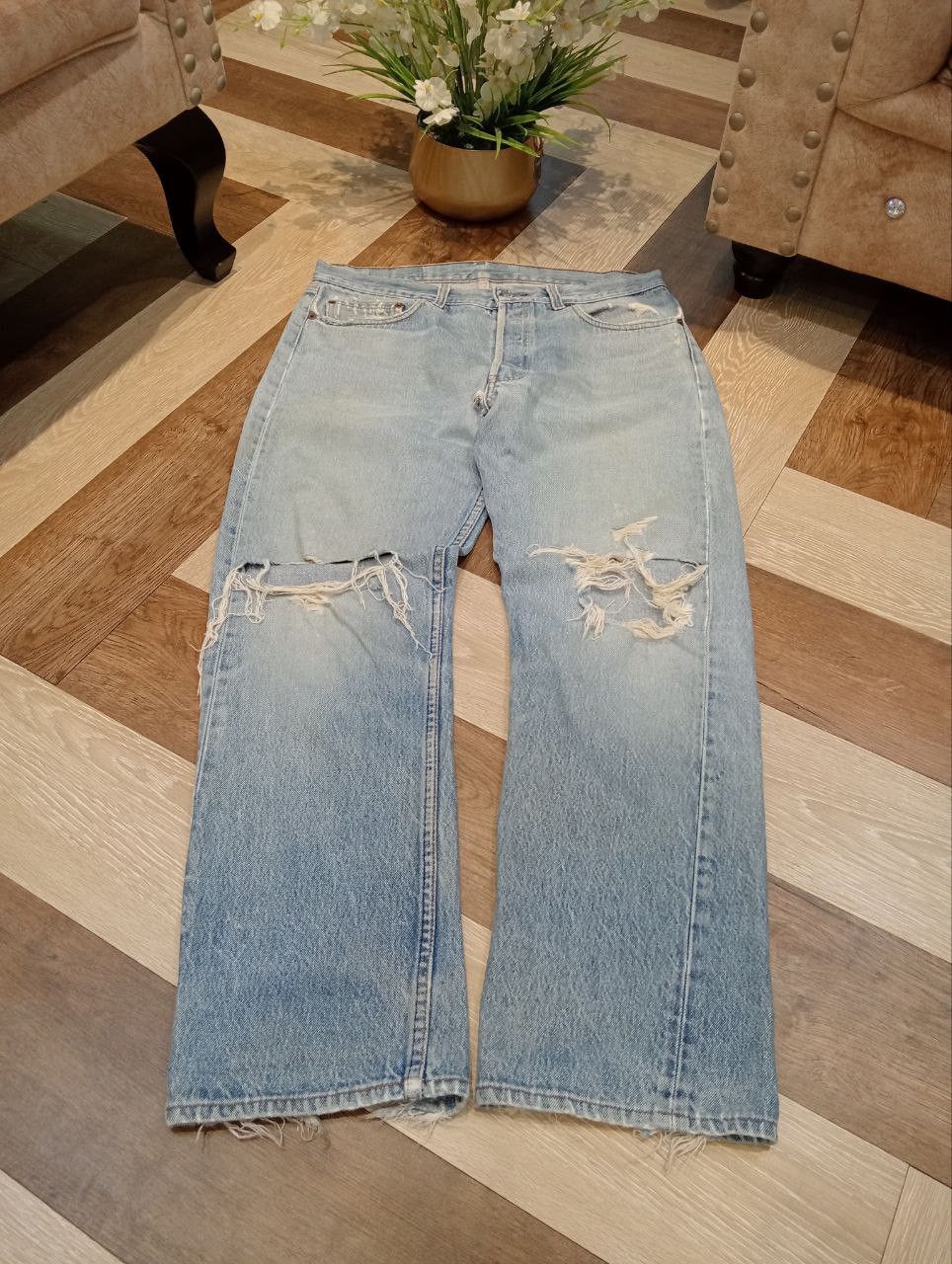 Levi's Vintage Clothing VINTAGE LEVI'S 501 BLUE DISTRESSED DENIM JEANS Size US 36 / EU 52 - 3 Thumbnail