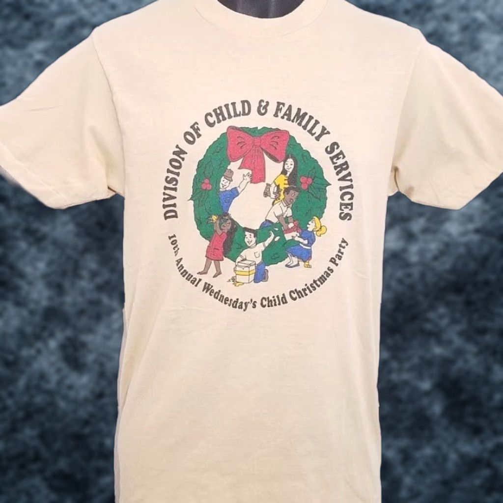 Hanes VINTAGE Hanes Christmas T Shirt Mens Small Beige 80s Made In USA Crew Neck Short Sleeve Graphic Tee Christmas Mens Beiges 50/50 Fleece? Size US S / EU 44-46 / 1 - 1 Thumbnail