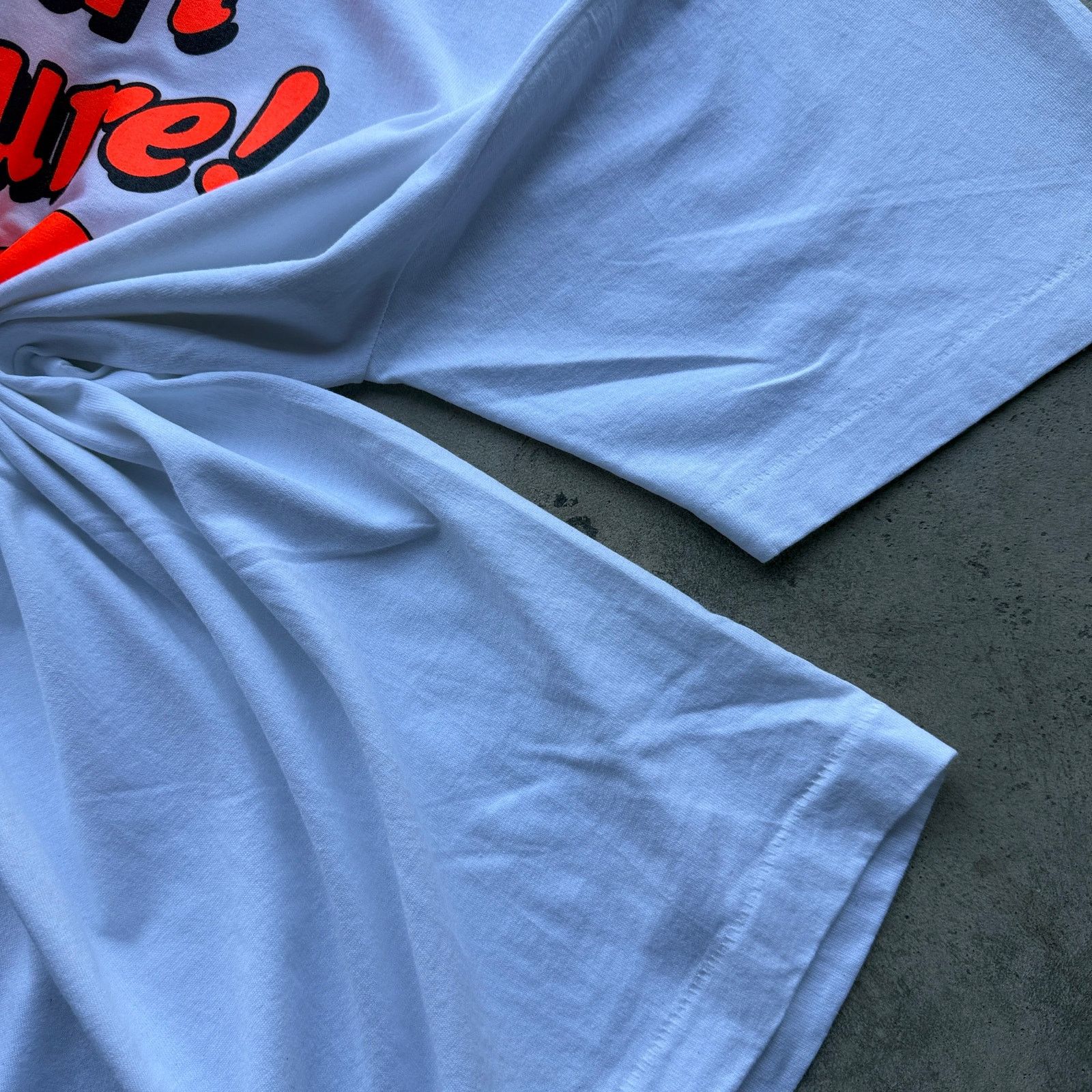 Other Vintage 90s Newport Pleasure White Graphic Tee Orange Script Size US XL / EU 56 / 4 - 4 Thumbnail
