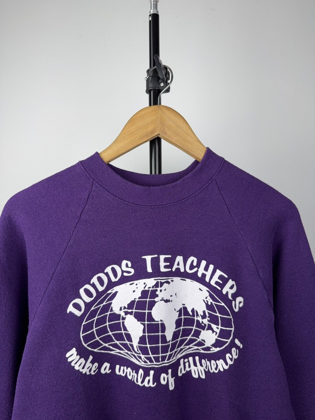 Vintage Vintage DODDS Teachers Sweatshirt Purple Globe Graphic Size US S / EU 44-46 / 1 - 2 Thumbnail