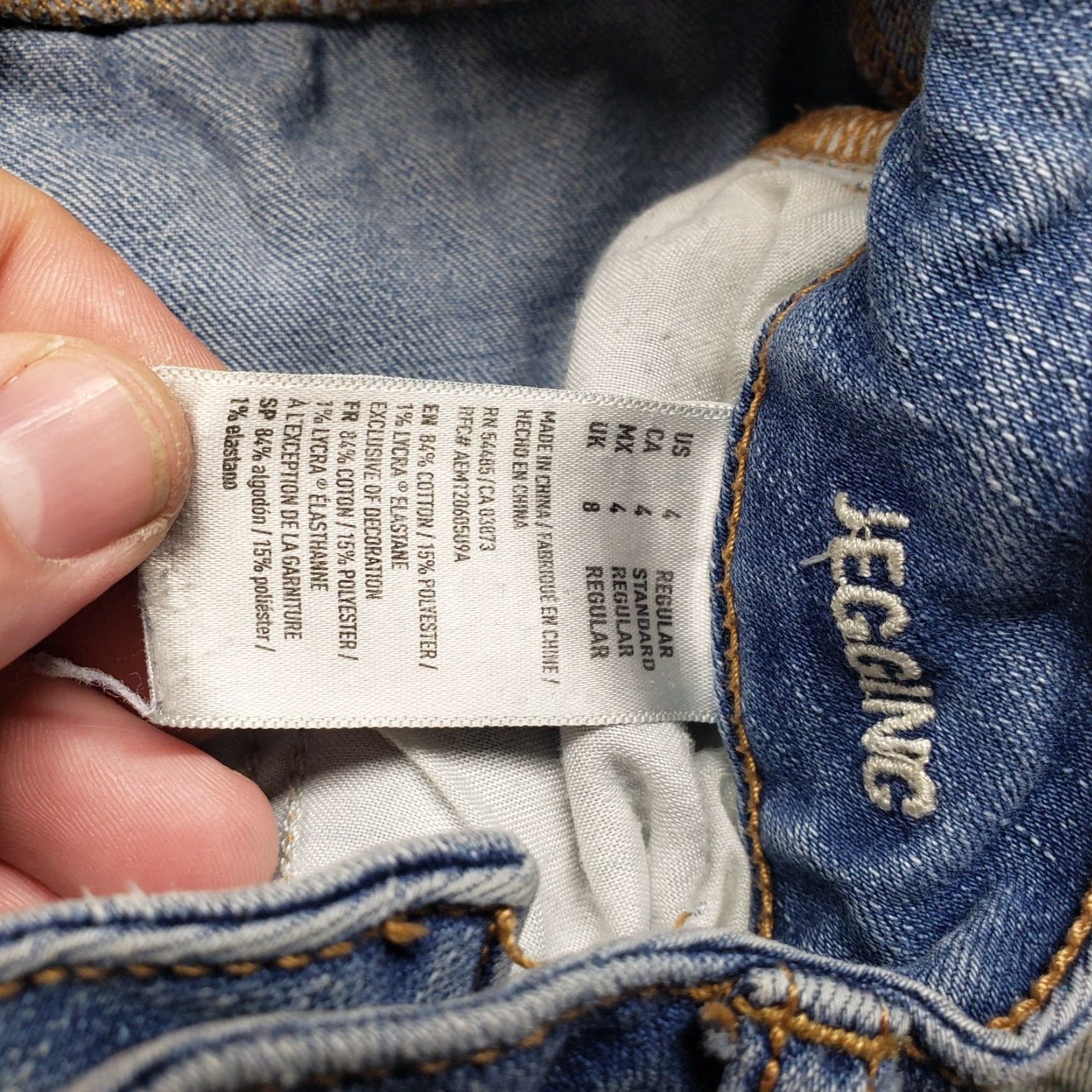 American Eagle Outfitters American Eagle Outfitters Jeans Jegging 5-Pocket Distressed Frayed Blue Size 4 Women Size 27" / US 4 / IT 40 - 4 Thumbnail