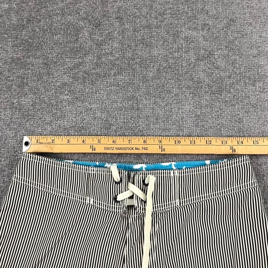 American Eagle Outfitters **American Eagle Mens 28 Trunks Brown Striped Beach Shorts** User: American Eagle Mens 28 Trunks Brown Striped Beach Shorts Size US 28 / EU 44 - 5 Thumbnail