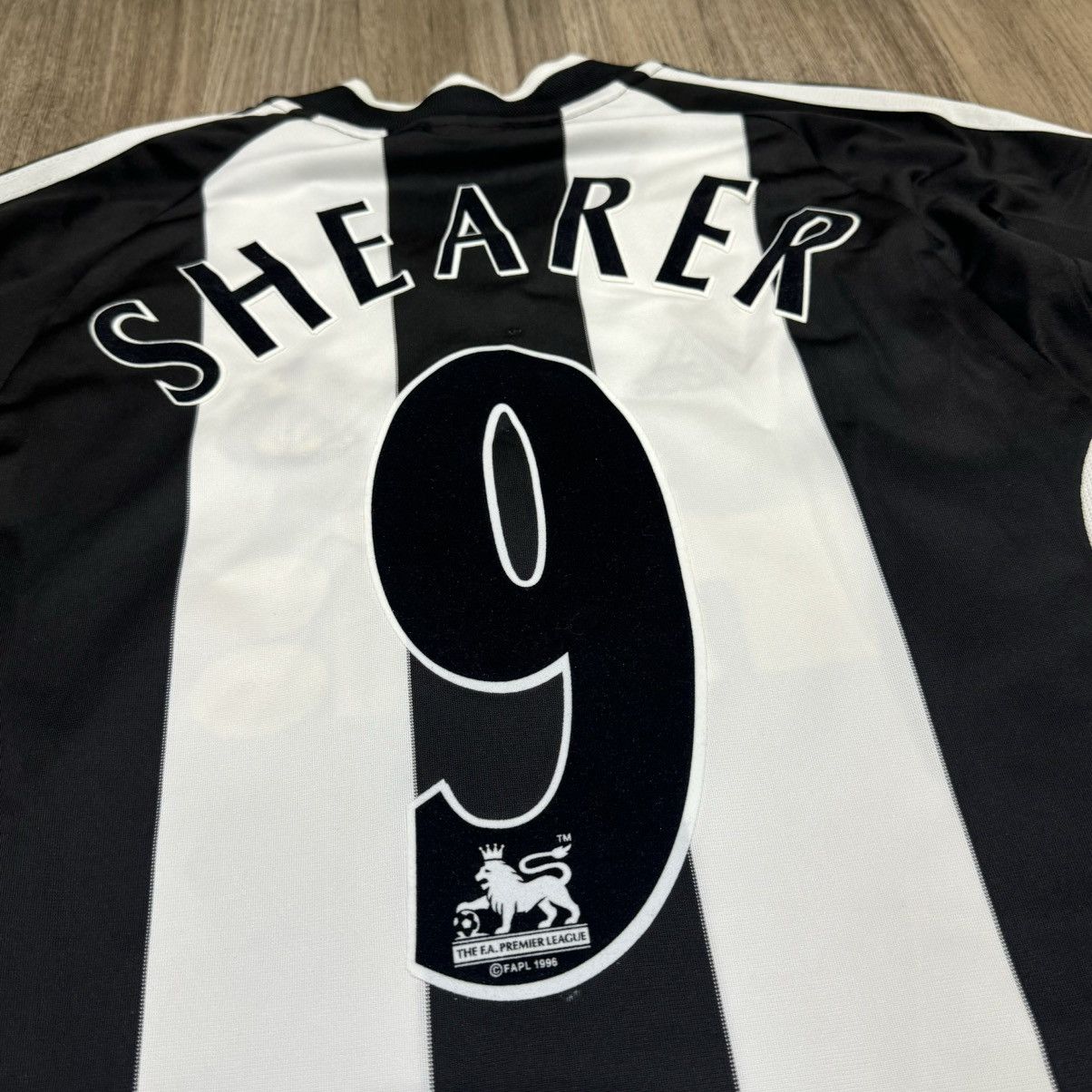 Adidas Newcastle United 02/03 home shirt #9 Shearer Size US S / EU 44-46 / 1 - 5 Thumbnail