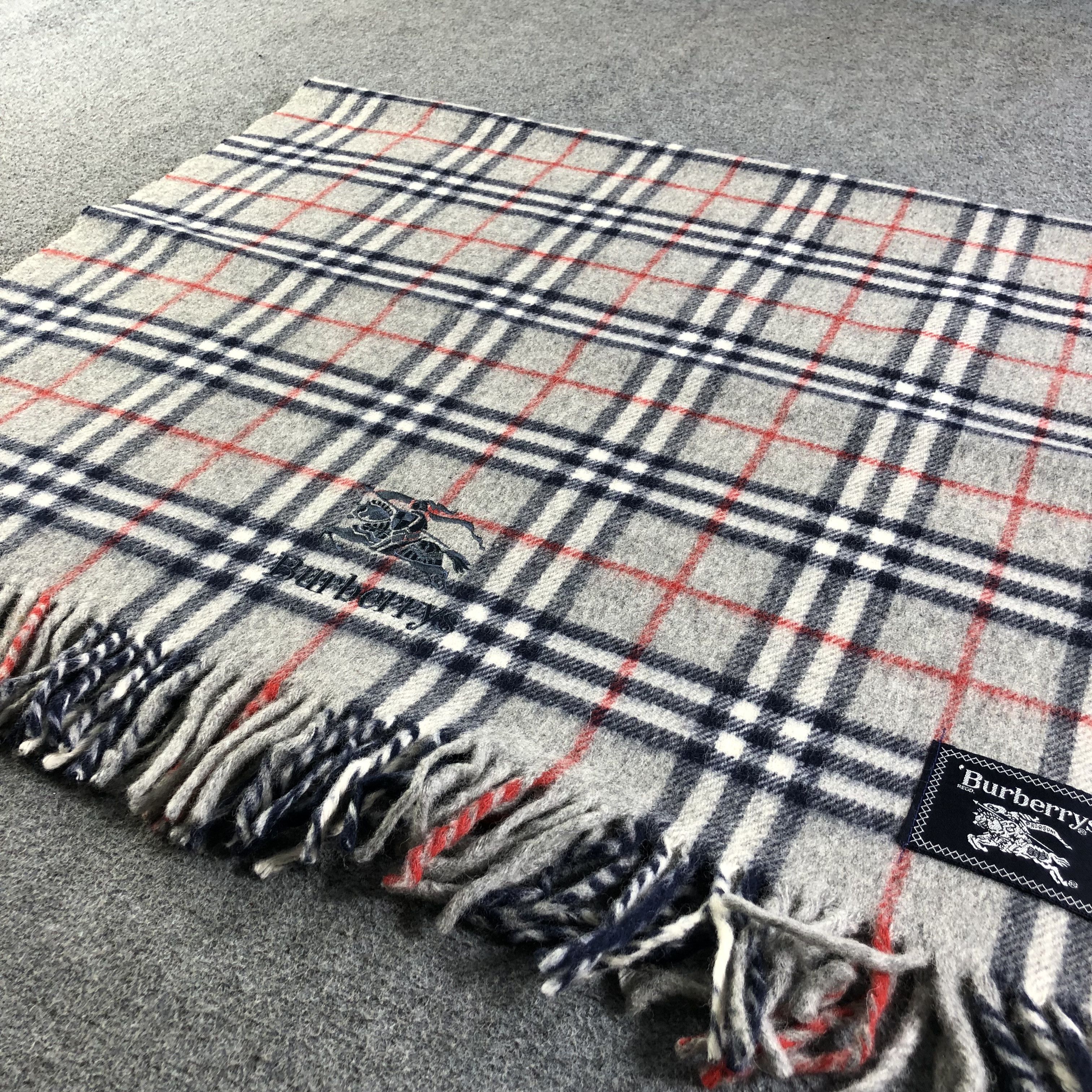 Burberry Burberrys Nova Check Grey Wool Blanket Scarf V2528 Size ONE SIZE - 3 Thumbnail