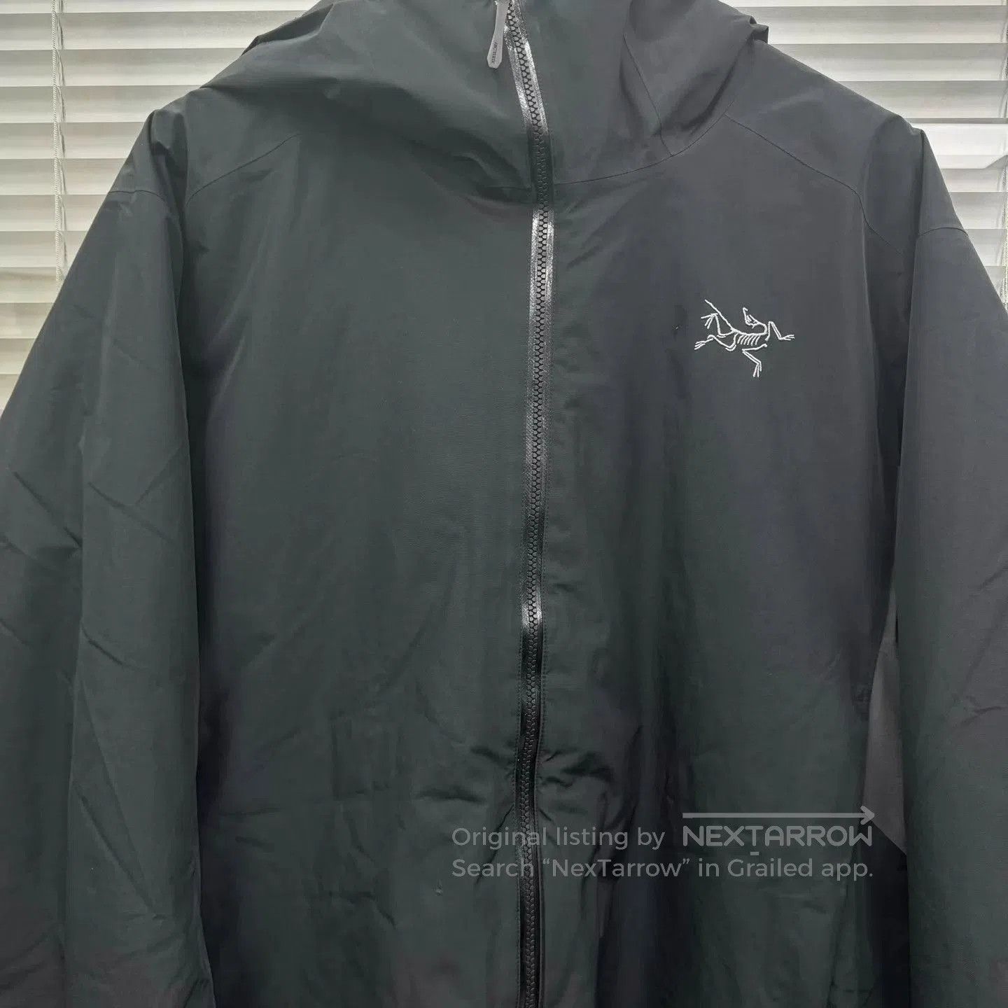 Arc'teryx Black Hooded Light Jacket XL. Size US XL / EU 56 / 4 - 4 Thumbnail