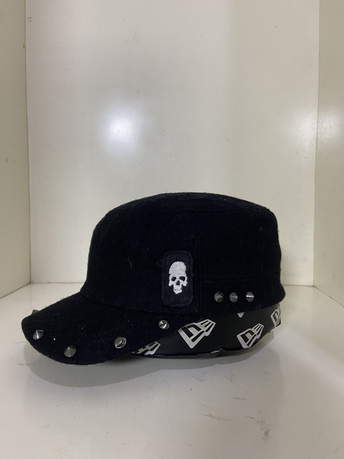 If Six Was Nine VTG PUNK SKULL STUDDED WITH THORNS HAT Size ONE SIZE - 1 Thumbnail