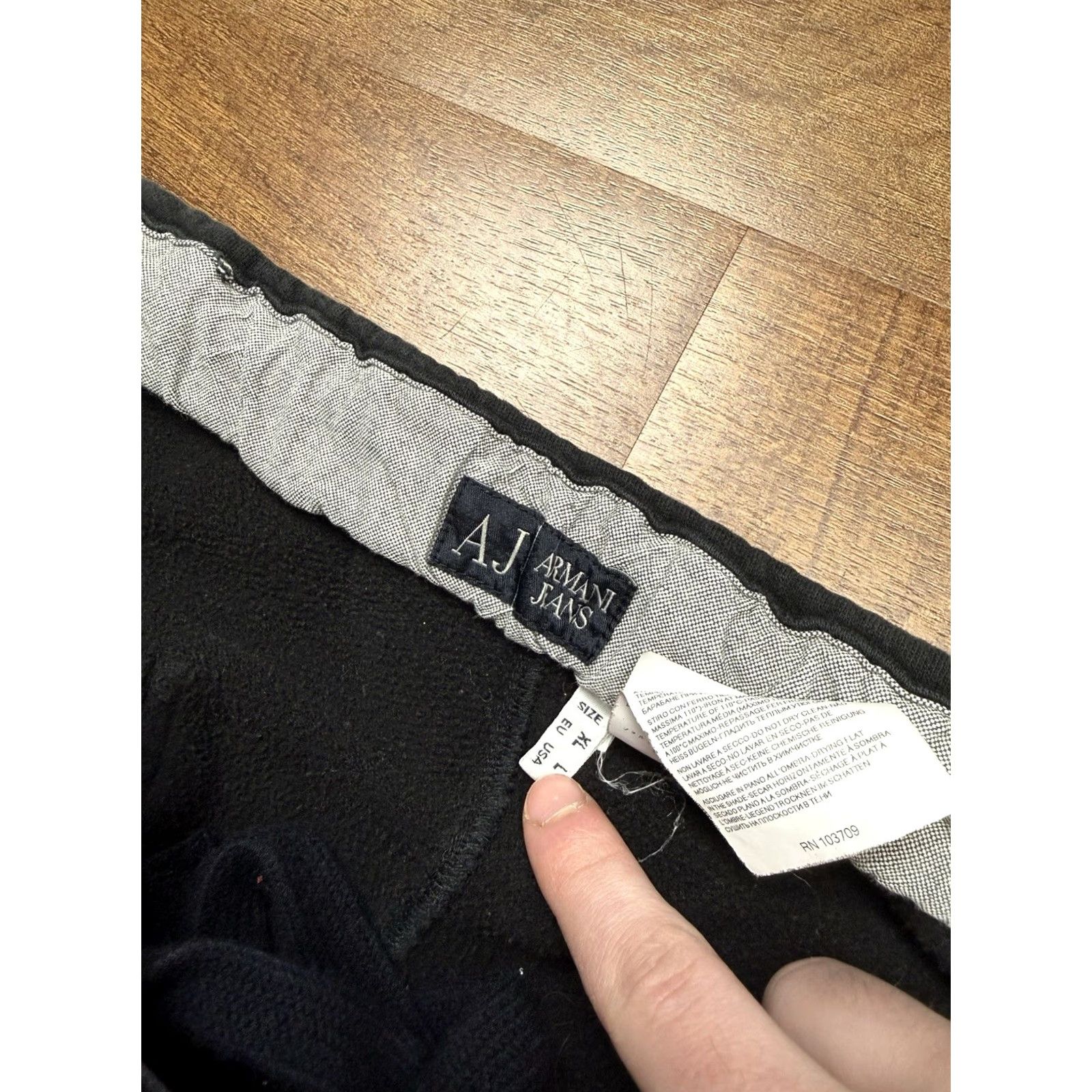 Vintage VINTAGE Armani Jeans Men’s Lounge Black Sweatpants Pockets XL Jeans Pants 36-36.5x32.5 Inseam 32" Regular Mens 90s Sports Theme Size US 36 / EU 52 - 6 Thumbnail