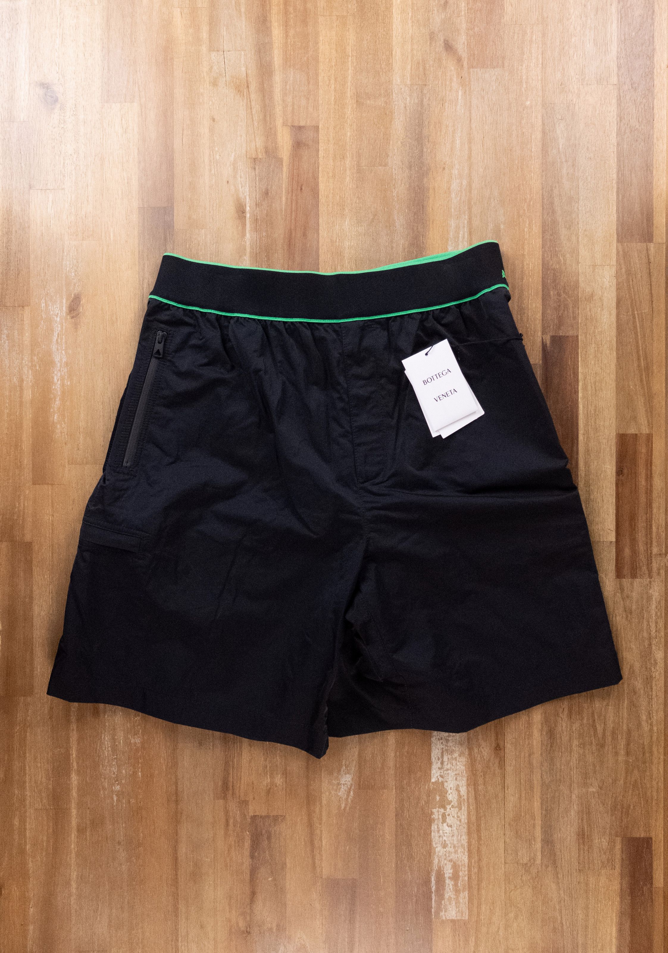 Bottega Veneta BOTTEGA VENETA black nylon bermuda track shorts Large q Size US 34 / EU 50 - 5 Thumbnail