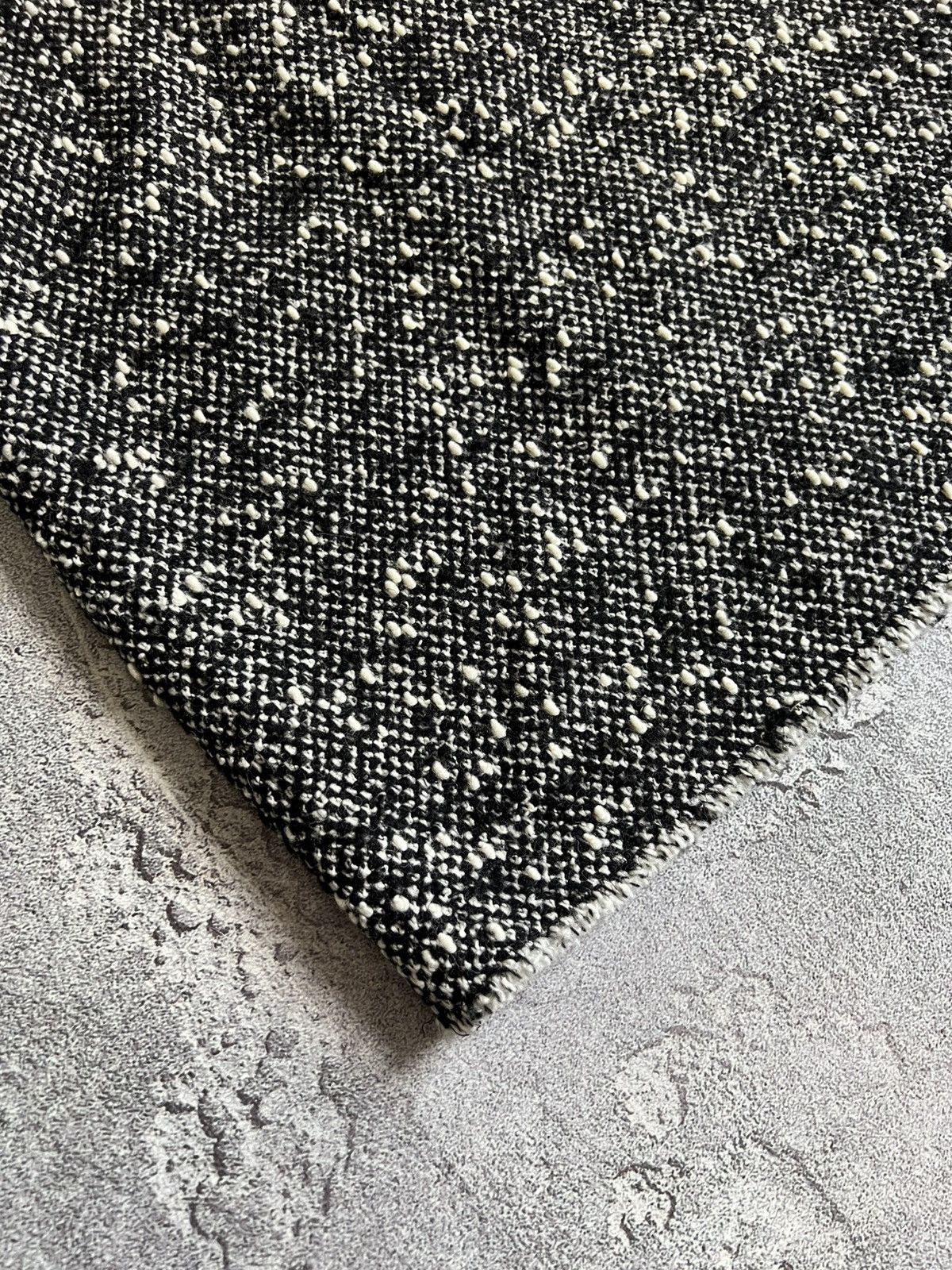 Dolce & Gabbana Dolce & Gabbana Black White Wool Boucle A-Line Midi Skirt Size 28" / US 6 / IT 42 - 4 Thumbnail