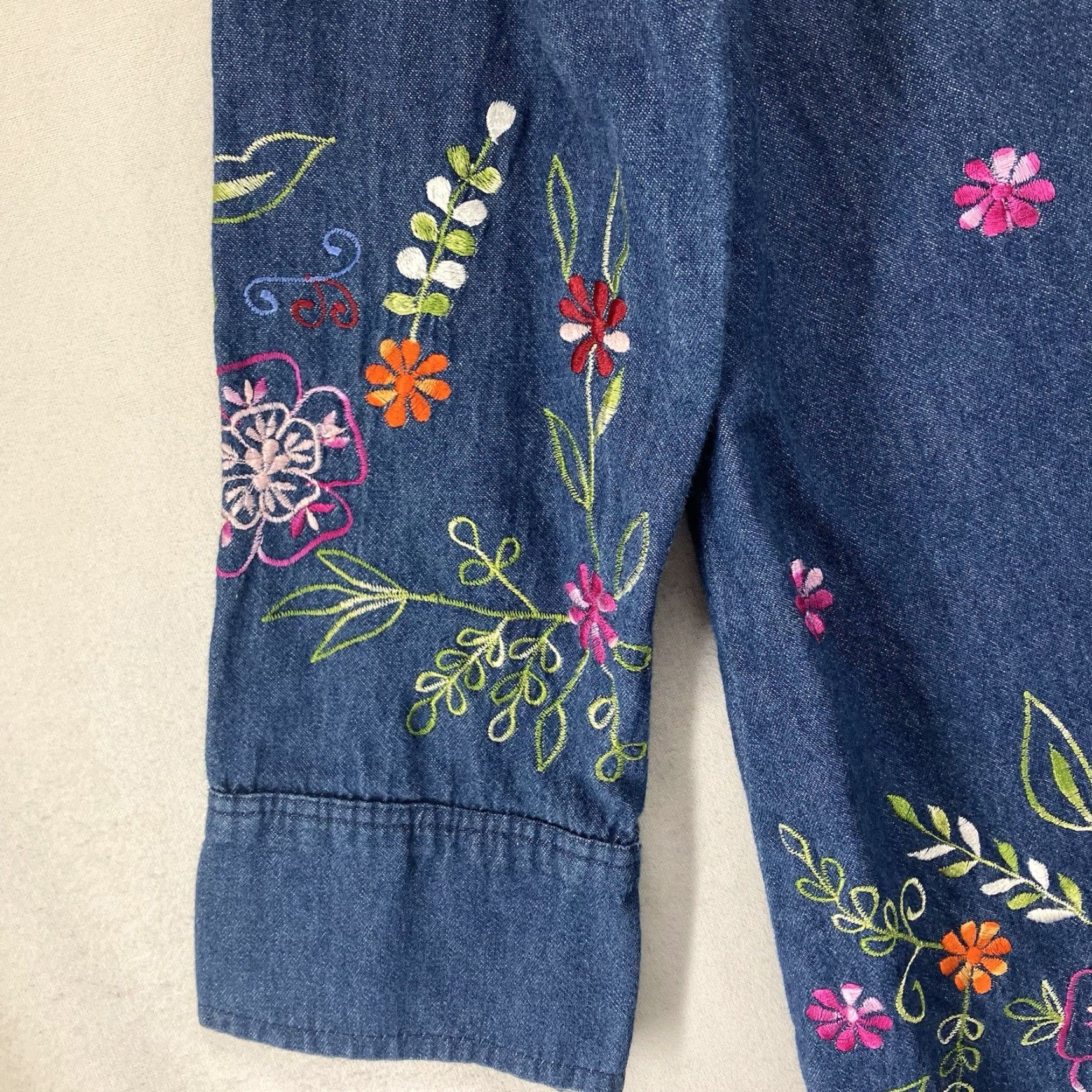 Denime VINTAGE The Vermont Country Store Women's Denim Top Tunic 100% Cotton Floral Embroidered Buttons Long Sleeve All Seasons Fall Spring Winter Womens Size M / US 6-8 / IT 42-44 - 6 Thumbnail
