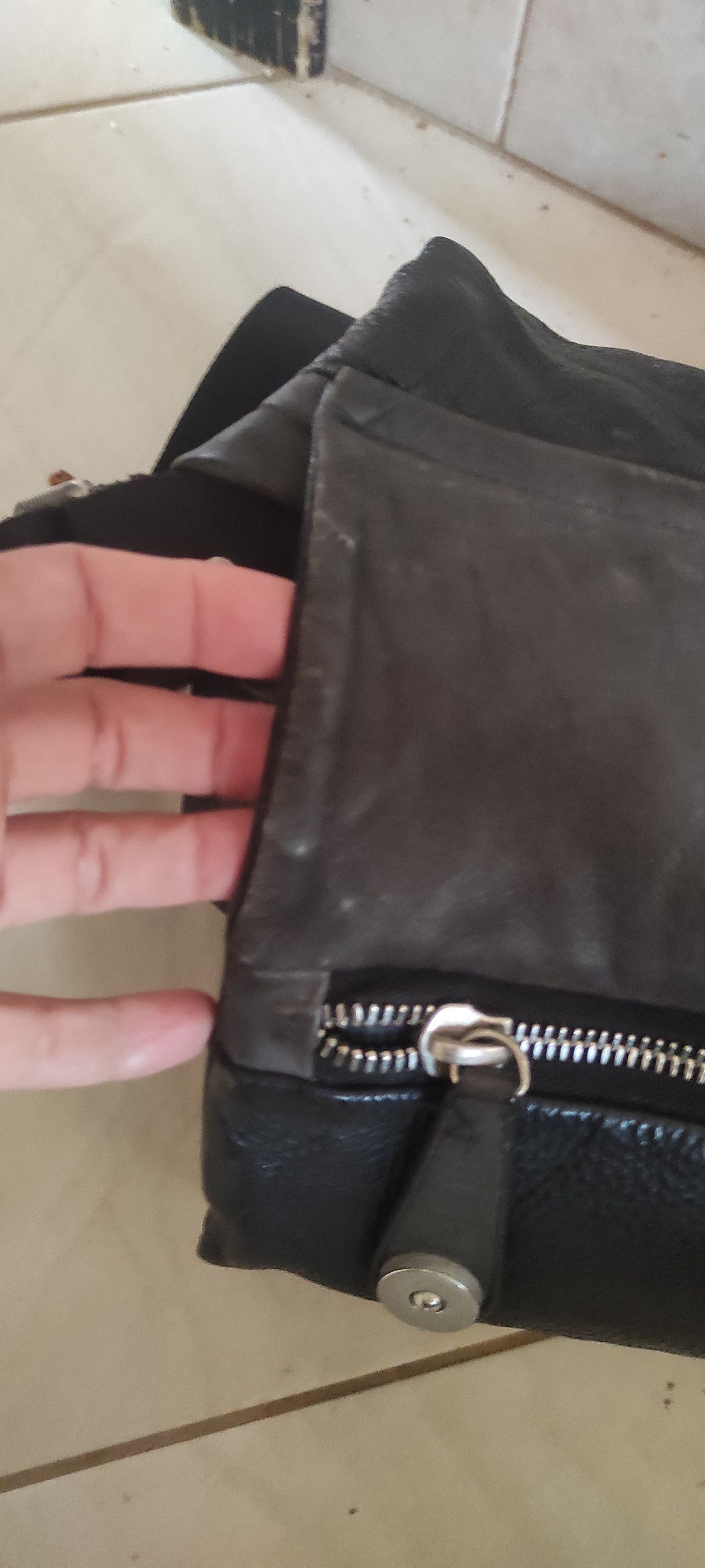 Leather × Mandarina Duck Vintage Mandarina Duck Leather Crossbody Bag Silver Hardware Size ONE SIZE - 17 Thumbnail