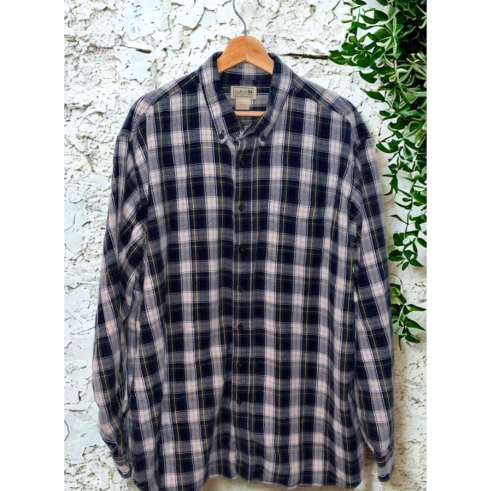 Vintage VINTAGE L.L. Bean Traditional Fit Button-Up Shirt 2XLT Tall Black Plaid Cotton 228066 Mens Size US XXL / EU 58 / 5 - 6 Thumbnail