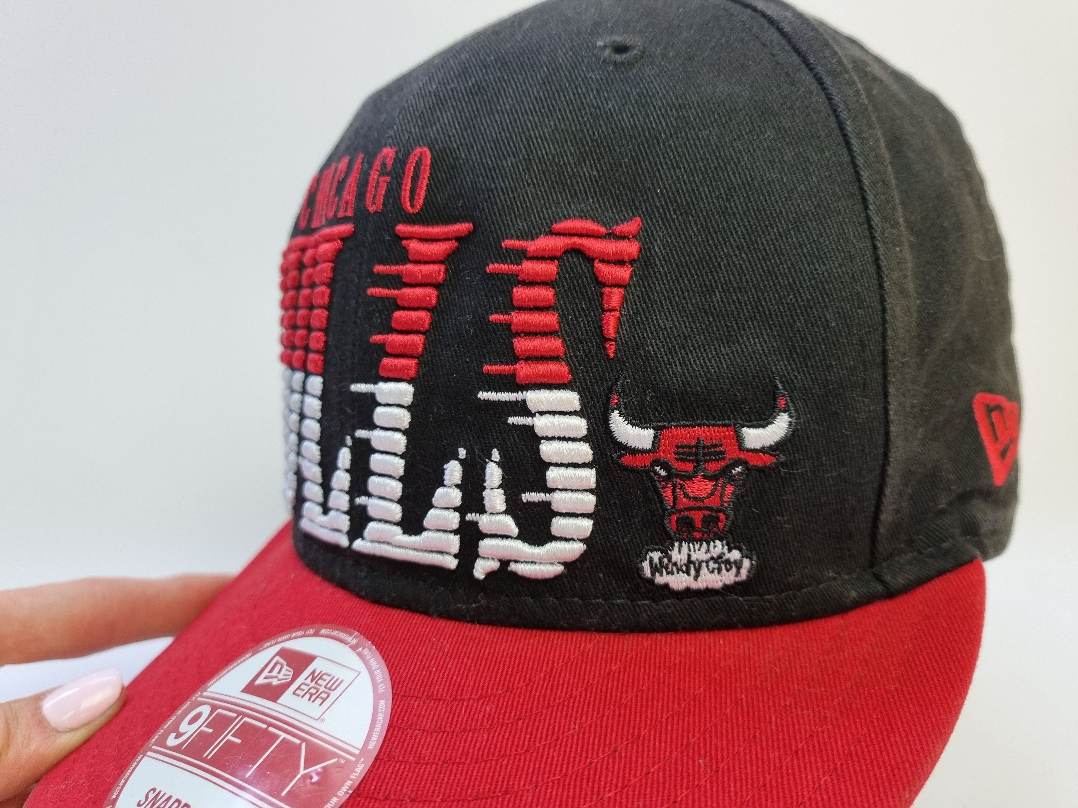 NBA × Vintage Spellout Big Logo Chicago Bulls Vintage Rare Cap Size ONE SIZE - 13 Thumbnail