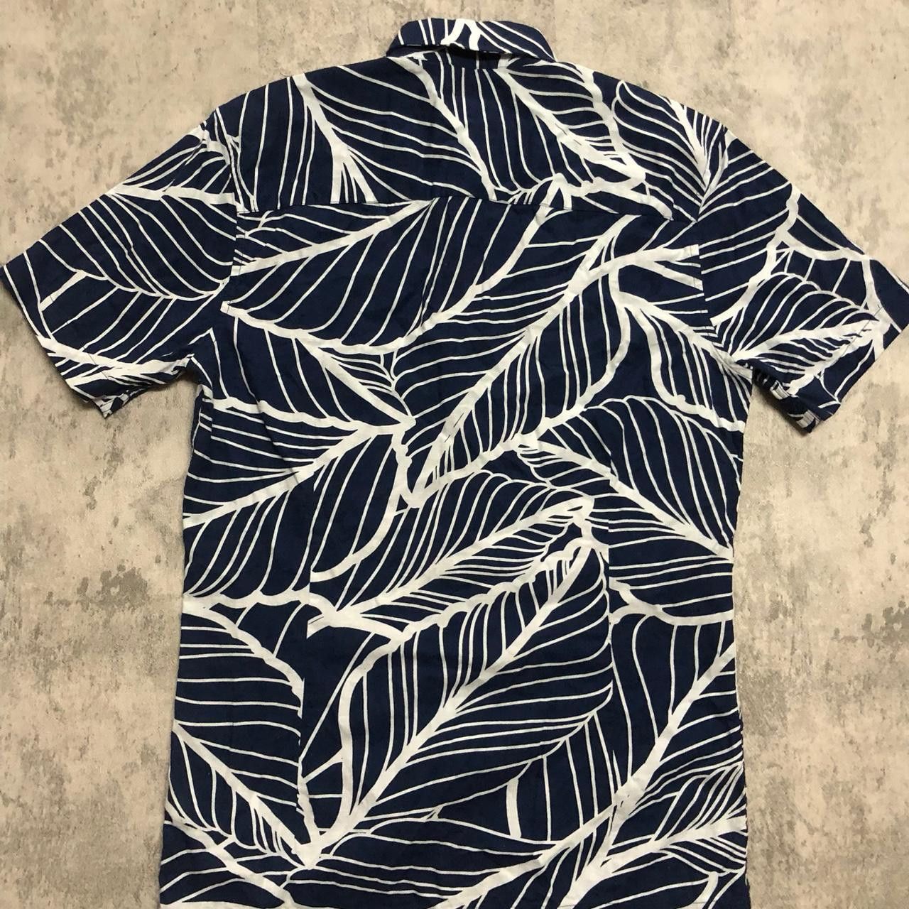 Other Navy and white leaf print short sleeve shirt #leafprint Size US XS / EU 42 / 0 - 5 Thumbnail