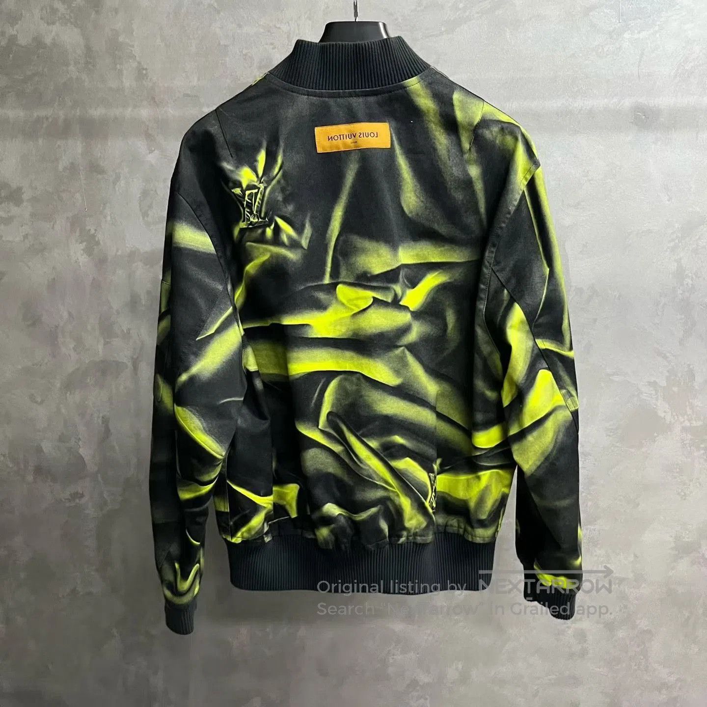 Louis Vuitton Louis Vuitton Logo Print Long-Sleeve Jacket. Size US M / EU 48-50 / 2 - 2 Thumbnail
