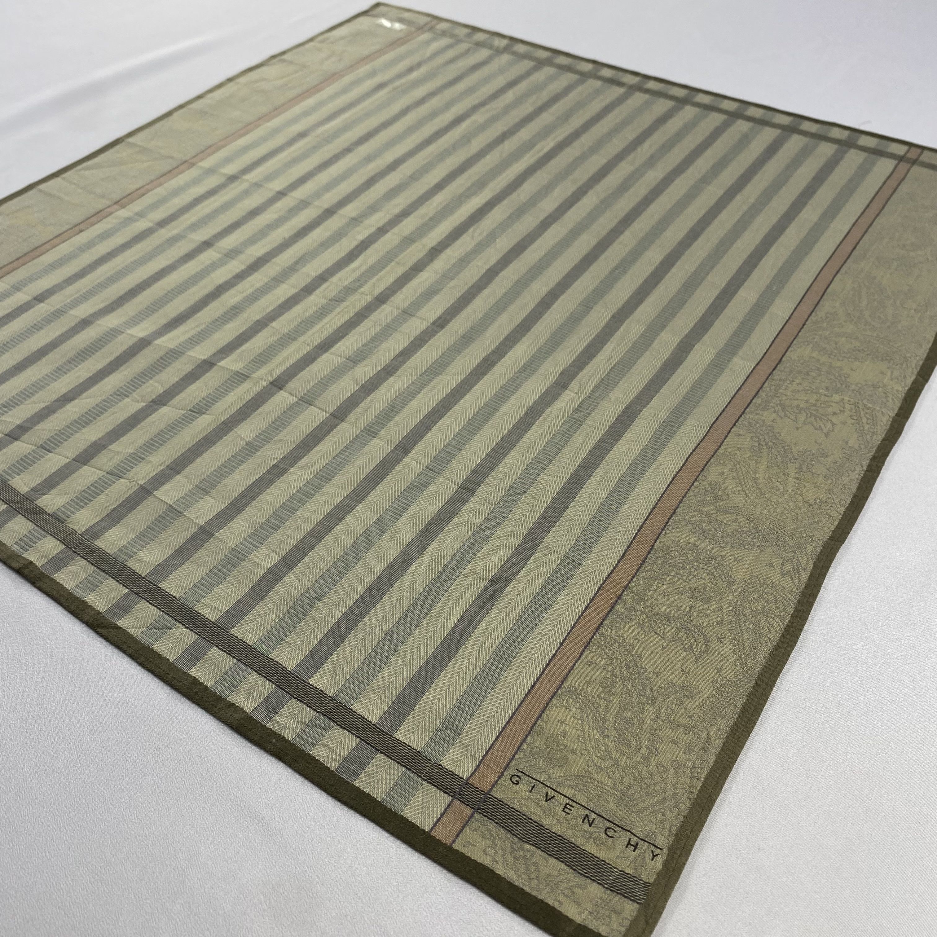 Vintage Givenchy Bandana/ Handkerchief / Neckerchief-P1870 Size ONE SIZE - 2 Thumbnail