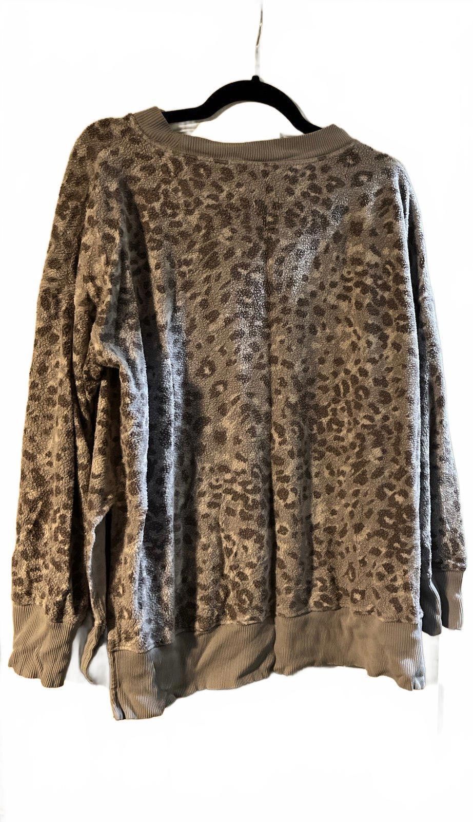 Designer Cozy Leopard Print Lounge Set - Sweater & Pants Size ONE SIZE - 3 Thumbnail