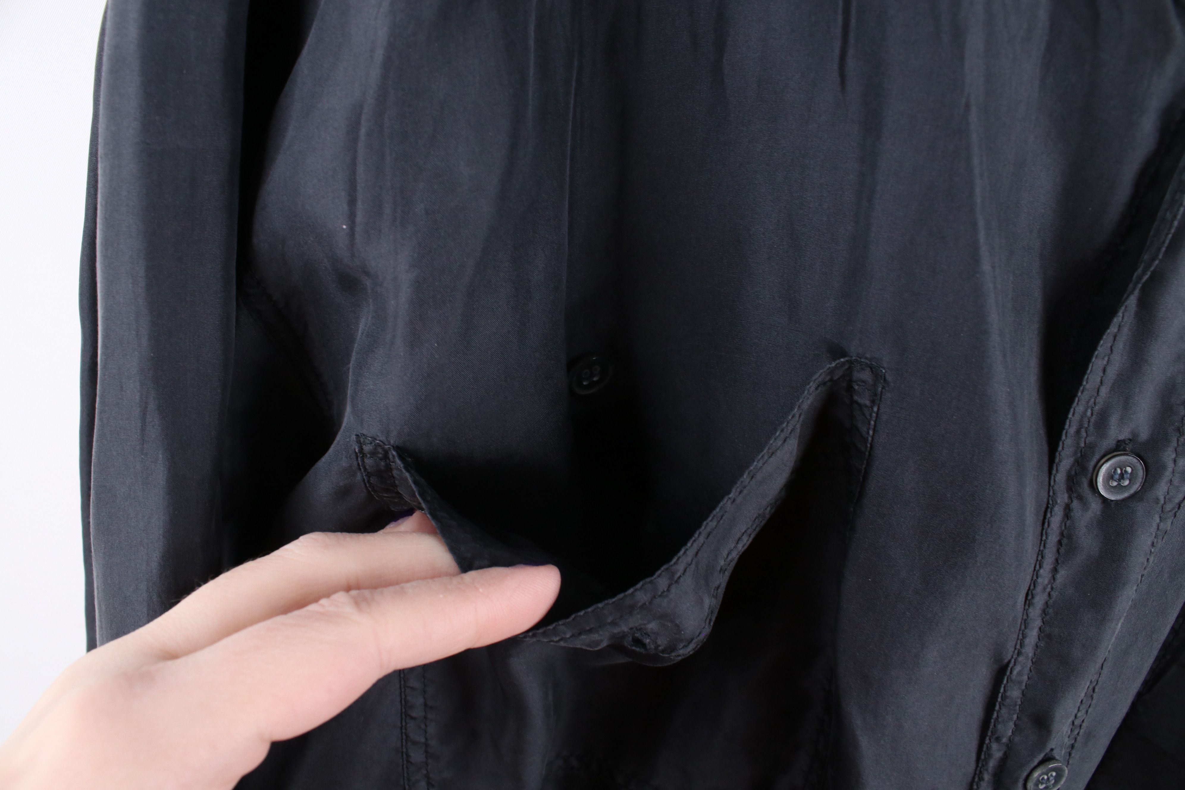 Vintage Vintage 90s Streetwear Fit Silk Collared Button Shirt Black Size US M / EU 48-50 / 2 - 5 Thumbnail