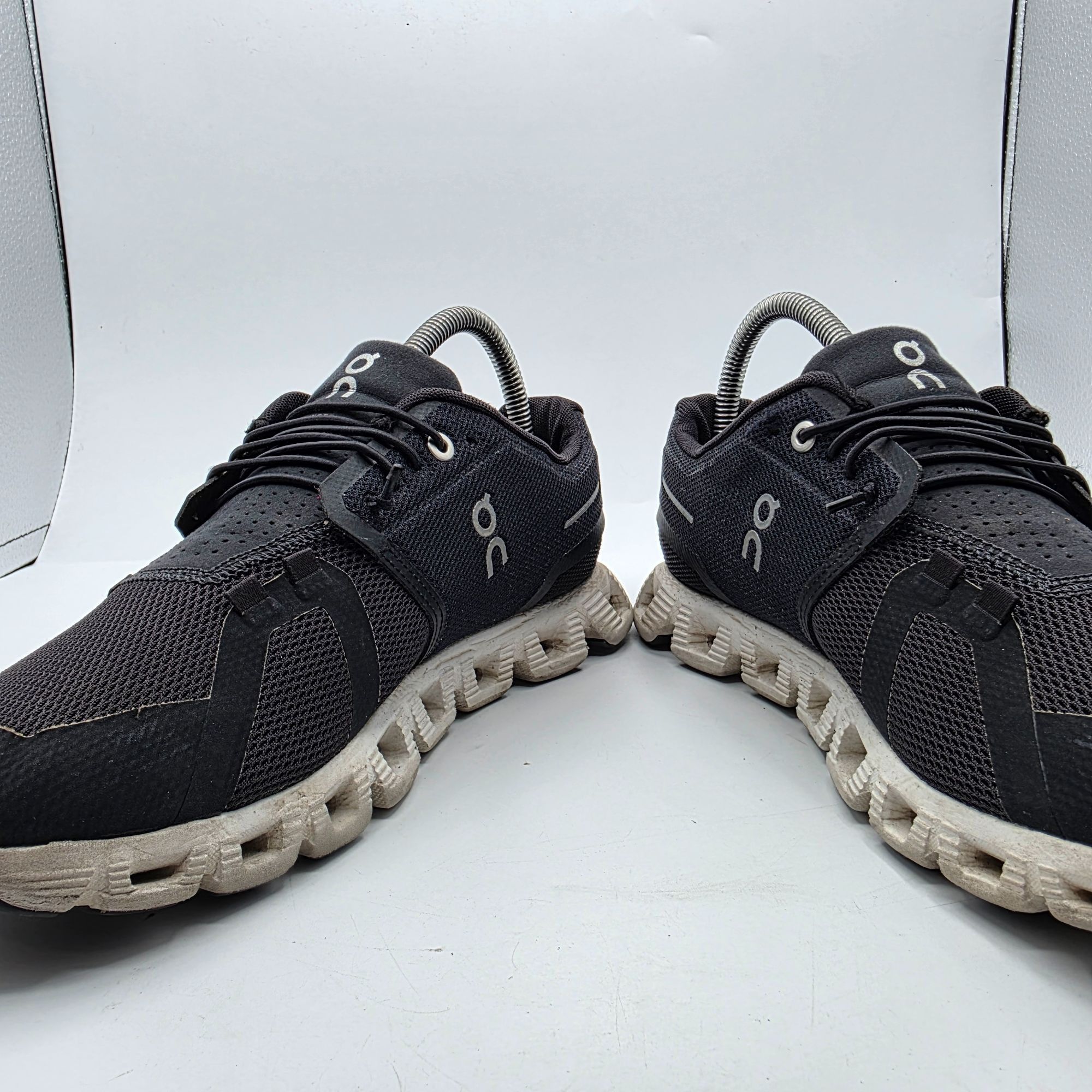 On On Cloud 5 Womens Size 8 Black White Lightweight Performance Size US 8 / IT 38 - 3 Thumbnail