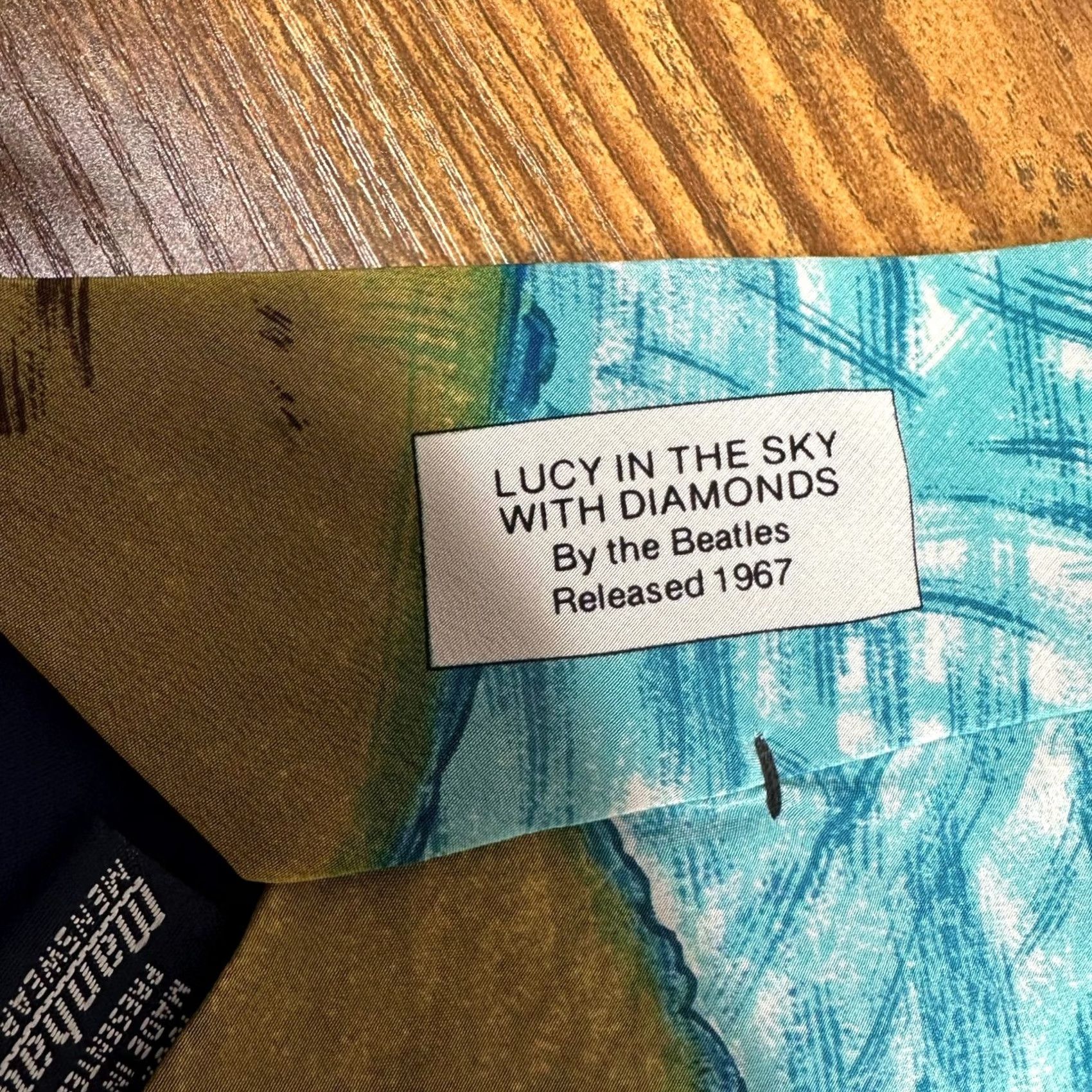 Vintage VINTAGE The Beatles Manhattan Menswear Silk Tie Blue Gold Lucy in the Sky with Diamonds Mens Size ONE SIZE - 5 Thumbnail