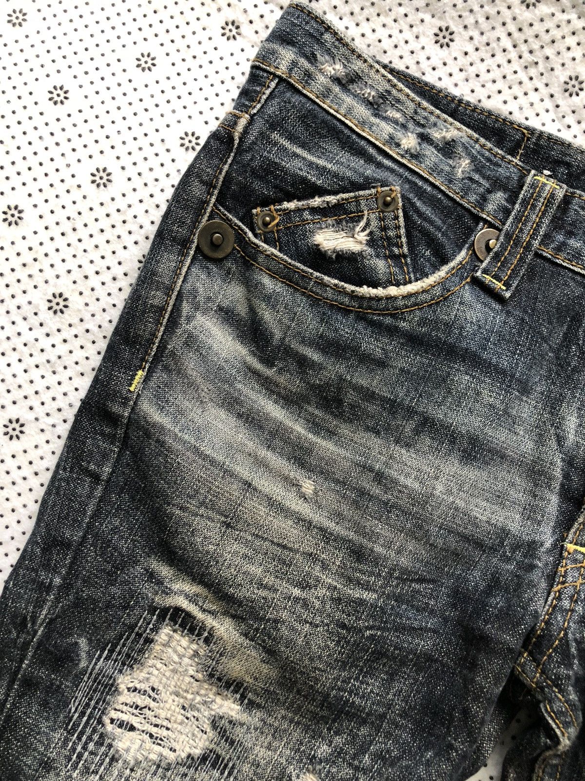 Hysteric Glamour × Japanese Brand Japanese Brand x On Board distressed jean Size 31" - 4 Thumbnail
