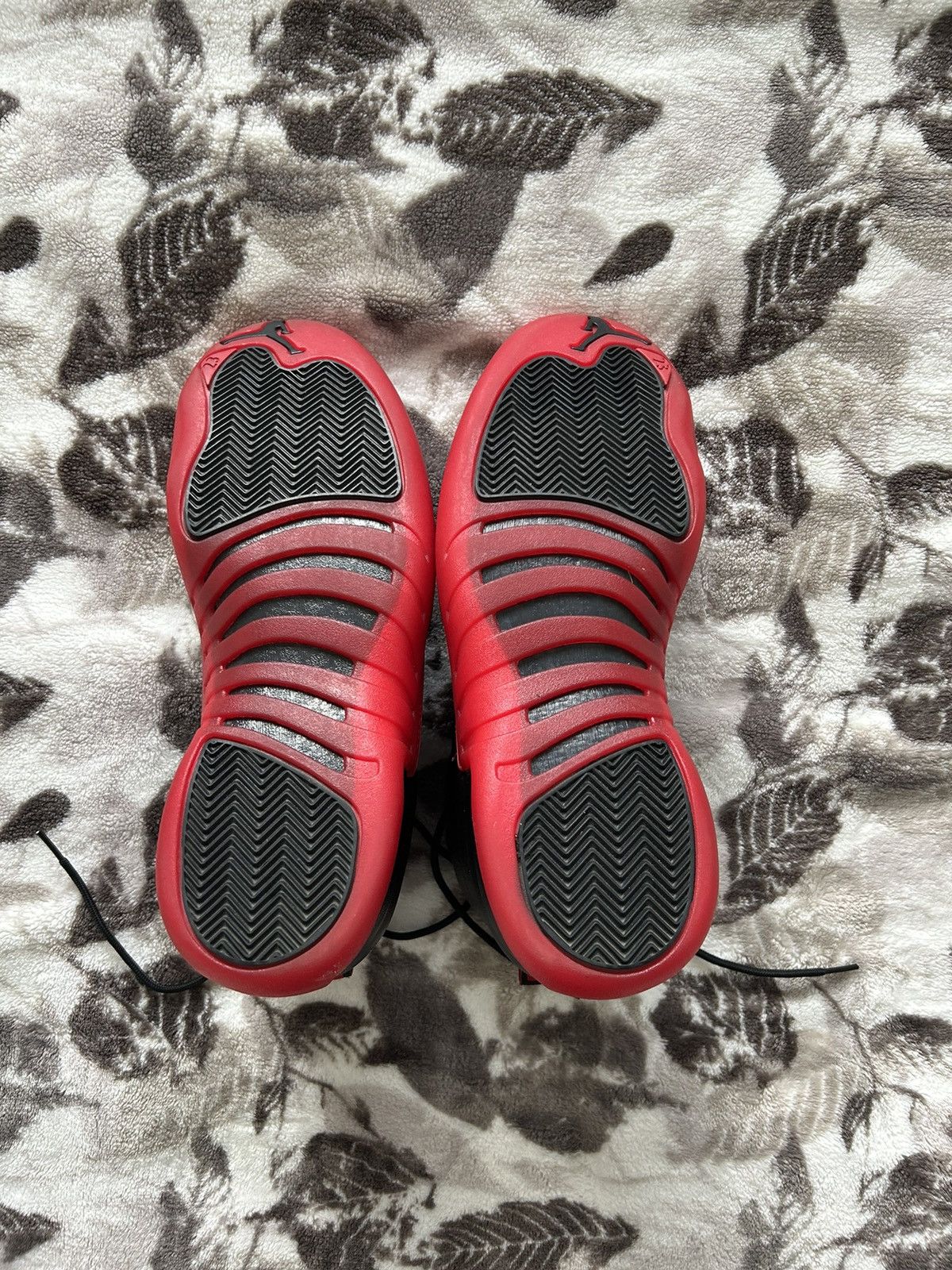 Jordan Brand Jordan 12 Flu game(2016) Size US 12 / EU 45 - 3 Thumbnail