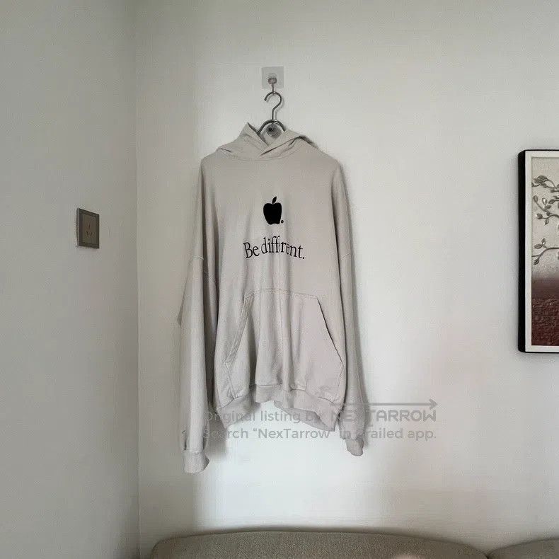 Balenciaga Balenciaga Apple Hoodie Beige Size US S / EU 44-46 / 1 - 1 Thumbnail