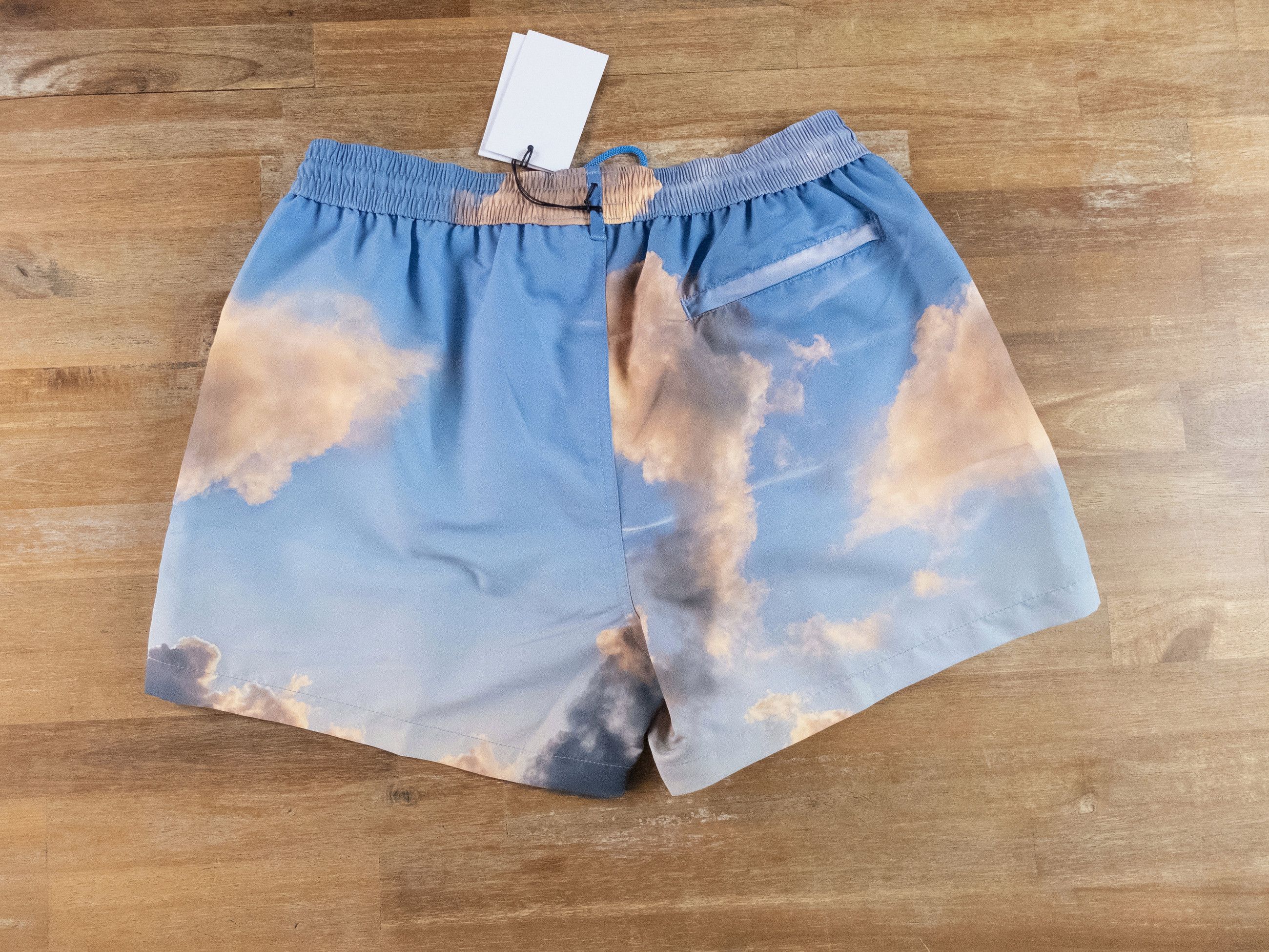 Paul Smith PAUL SMITH Swimwear blue cloud print swim shorts Medium Size US 32 / EU 48 - 7 Thumbnail