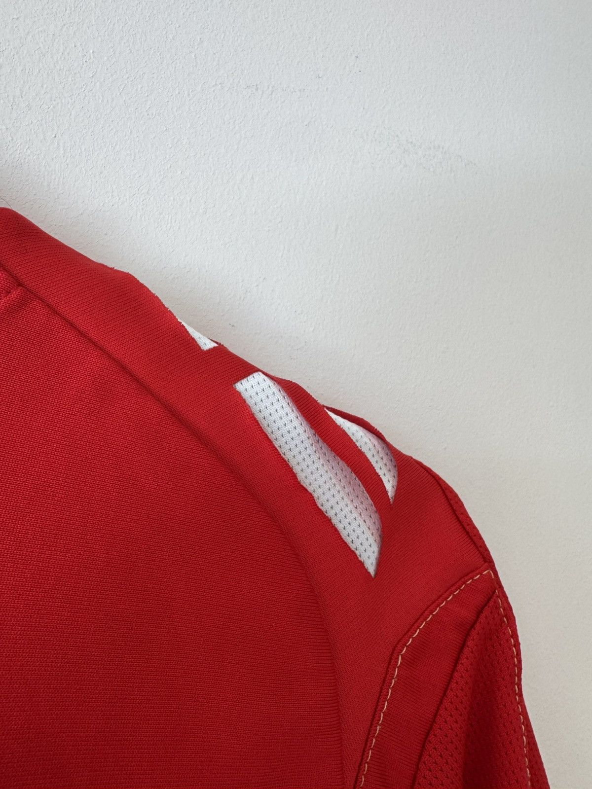 Umbro Vintage England 2006-2007 Away Soccer Jersey Umbro Football Size US L / EU 52-54 / 3 - 15 Thumbnail