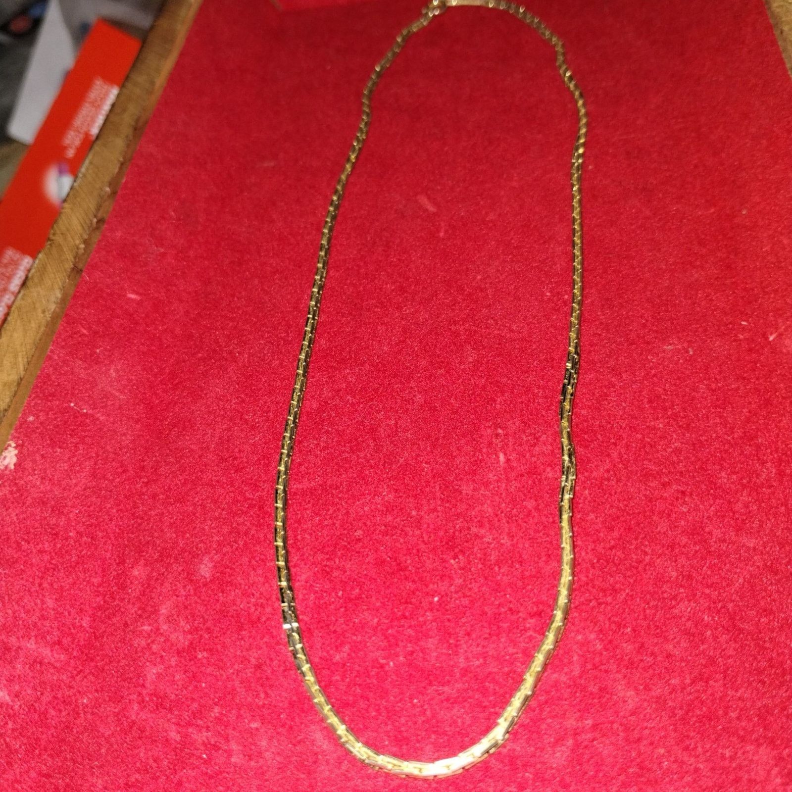 Vintage Beautiful vintage golden chain necklace Size ONE SIZE - 1 Thumbnail