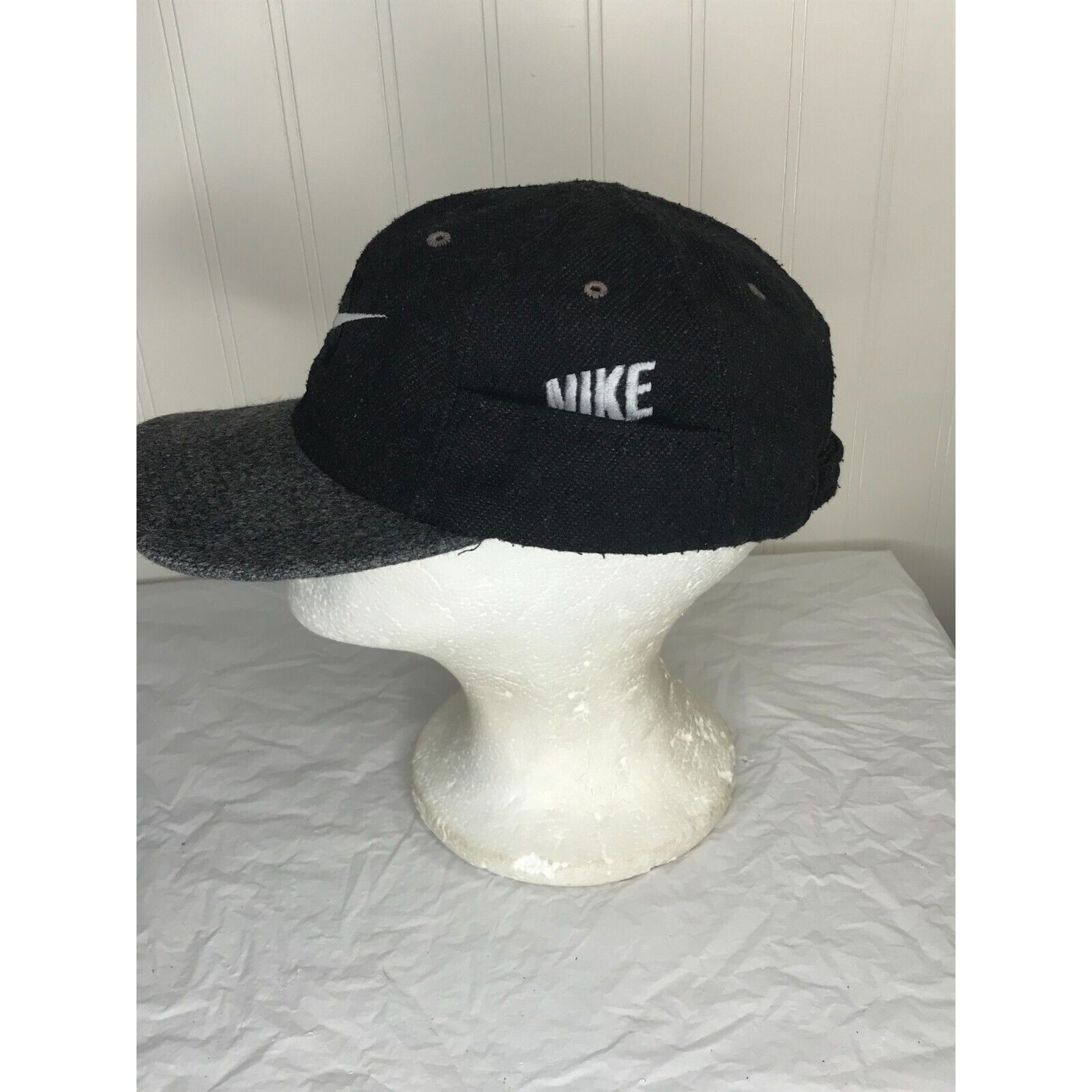 Nike × Vintage Vintage Nike Center Swoosh Black Strapback Hat Cap Embroider Size ONE SIZE - 4 Thumbnail