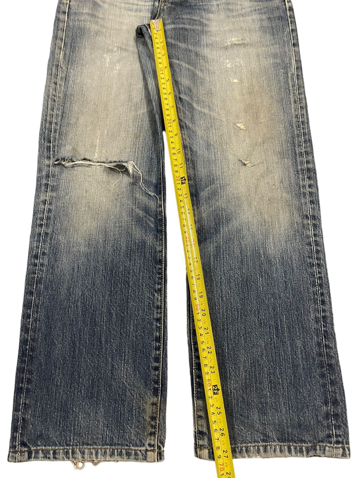 Uniqlo Vintage Japanese Uniqlo Blue Wash Distressed Style Jeans Size US 30 / EU 46 - 11 Thumbnail