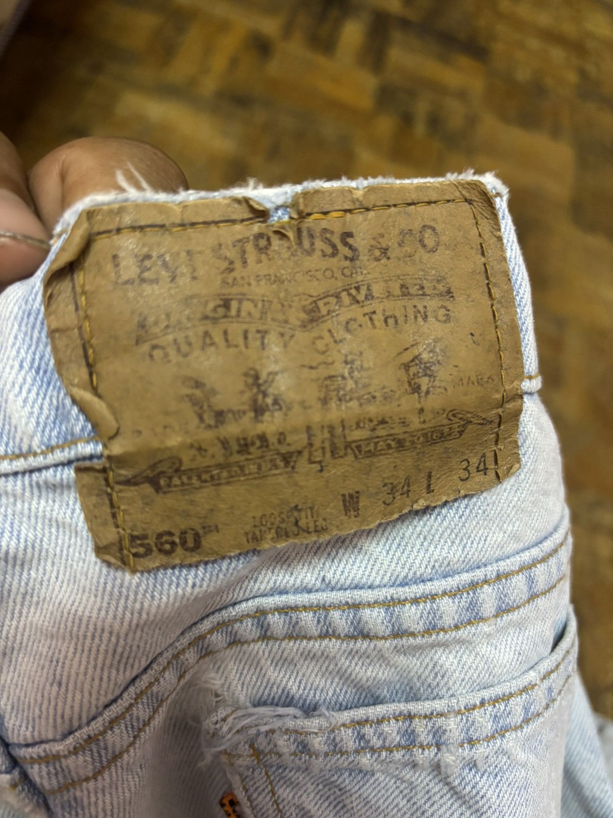 Jean × Levi's × Vintage Vintage Levis 560 Loose Fit Men Jeans (Size 34) Size US 34 / EU 50 - 16 Thumbnail