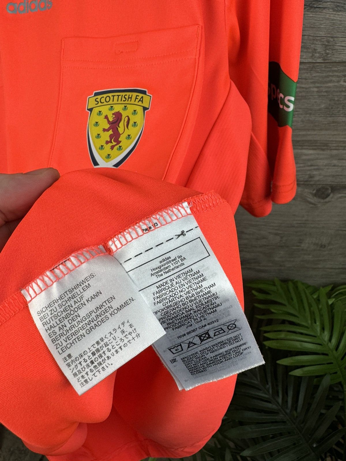 Adidas SCOTLAND REFEREE FOOTBALL SHIRT ADIDAS SIZE M soccer jersey Size US M / EU 48-50 / 2 - 9 Thumbnail