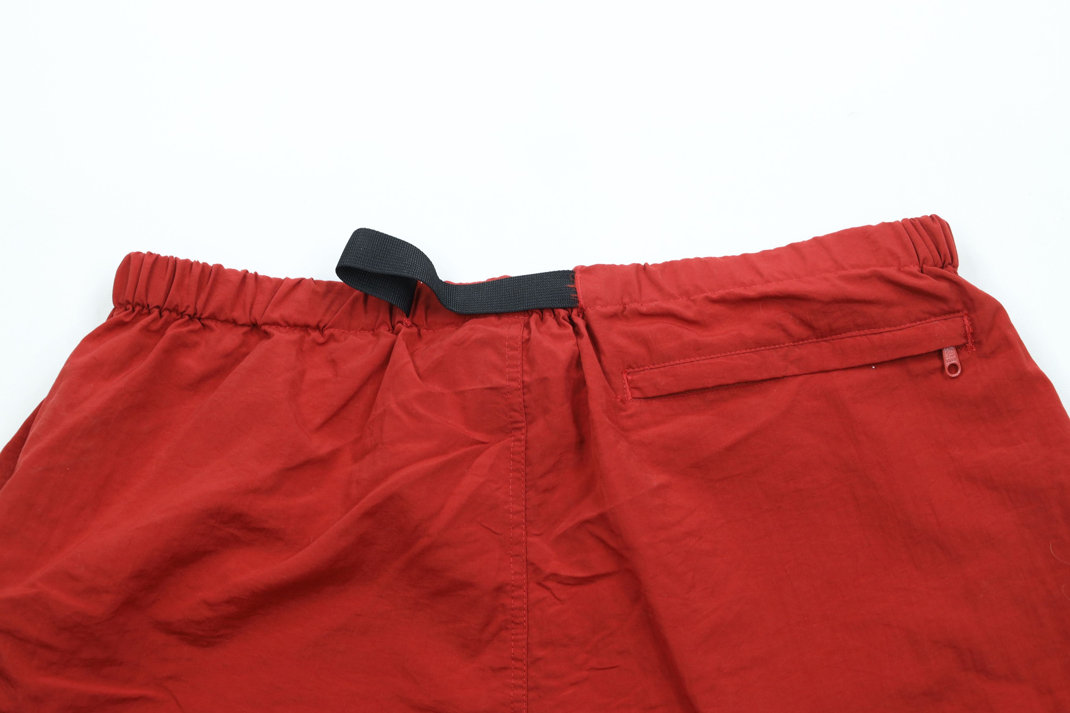 Vintage Vintage 90s Streetwear Belted Hiking Cargo Shorts Red Size US 34 / EU 50 - 9 Thumbnail