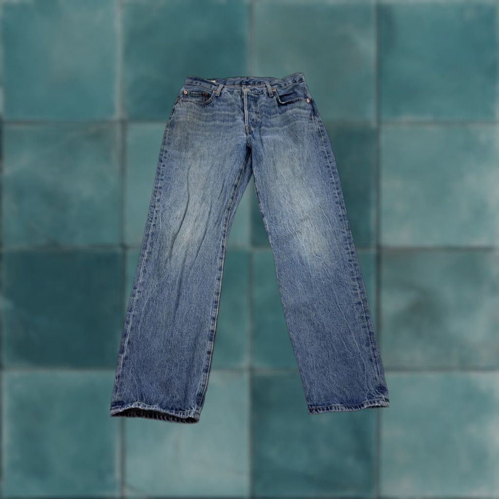Levi's VINTAGE Levi's 501 Jeans Mens 29x30 Blue Denim Straight Leg Waterless Cotton Classic 90s Size US 29 - 1 Thumbnail