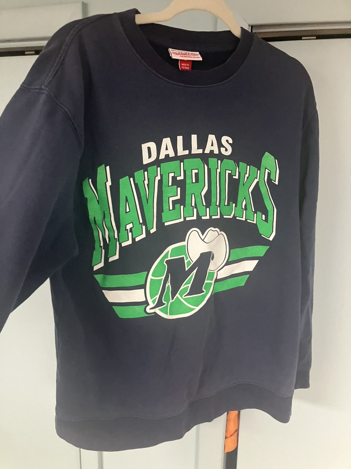 image of Mitchell Ness x NBA Mitchell & Ness Dallas Mavericks Nba Sweatshirt Size Large in Black, Men's