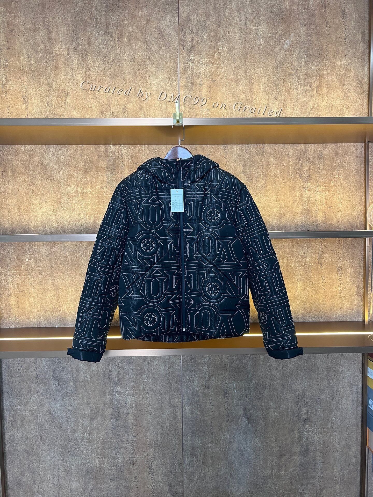 Louis Vuitton LV Embossed Logo Down Jacket Size US M / EU 48-50 / 2 - 1 Thumbnail