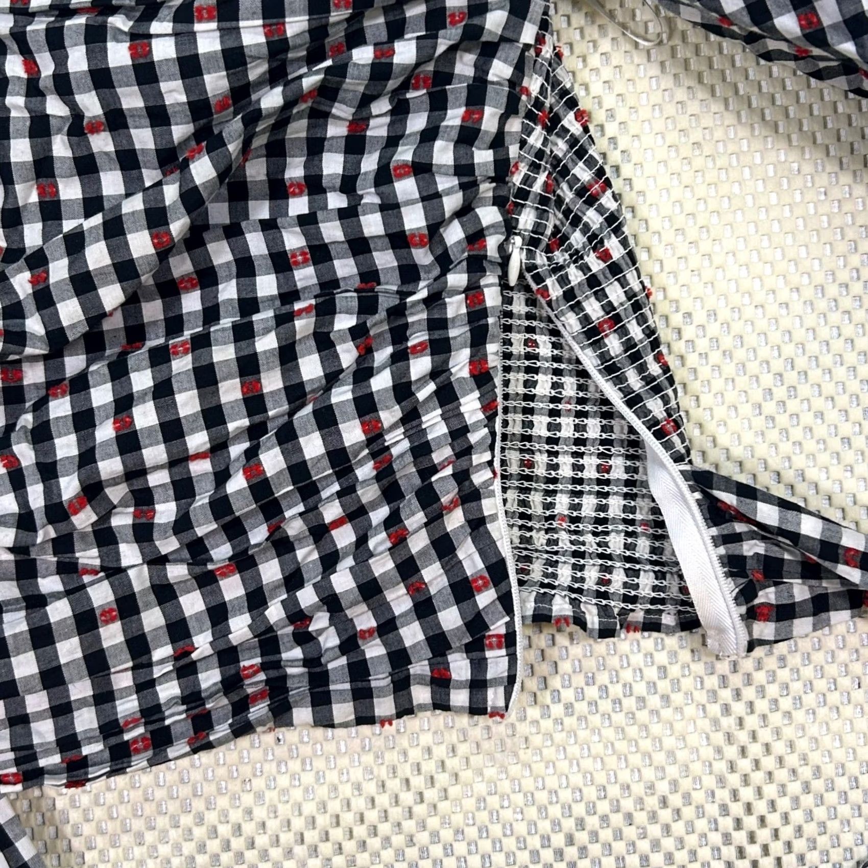 Vintage Dolan Gingham Off Shoulder Crop Top Tie Front Blouse Black Accent Size S Womens Blouse Cropped Short Puff Sleeve Checkered Top DPZ Size S / US 4 / IT 40 - 4 Thumbnail