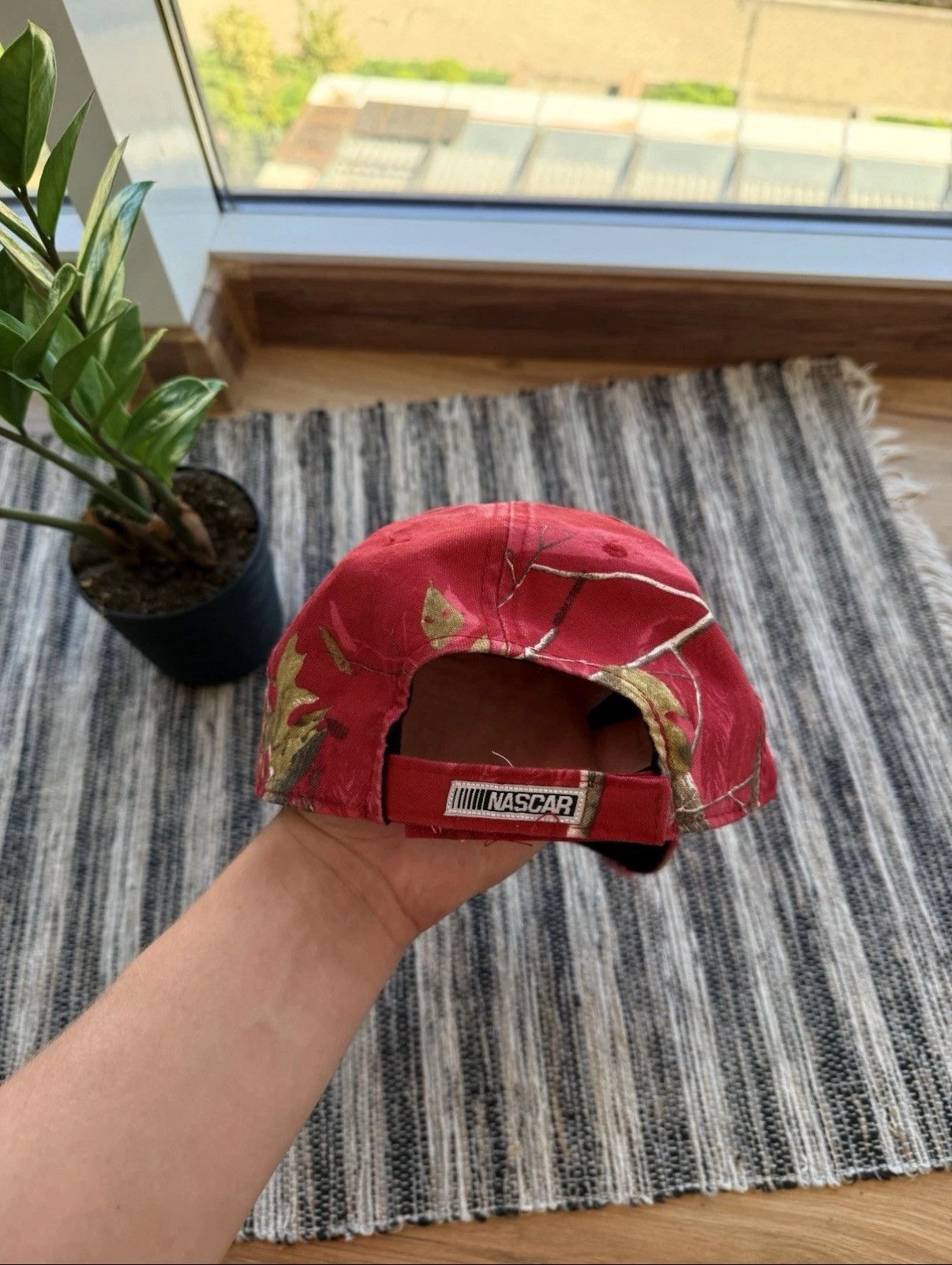 NASCAR NEW REAL TREE NASCAR RACING CAP SNAPBACK #18 JOE GIBBS RED Size ONE SIZE - 9 Thumbnail