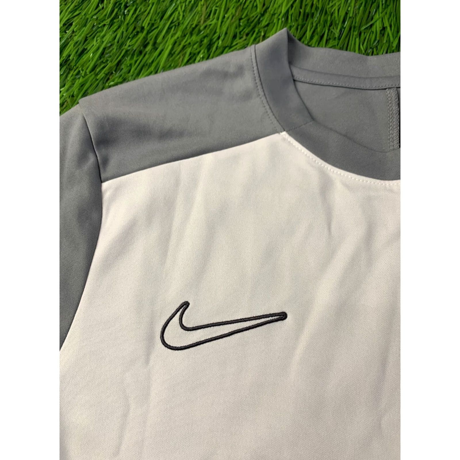 Nike Nike Academy Dri-Fit Original 2025 Men Football Slim Shirt Jersey S White and Gray Nike Dri-FIT Shirt Men Slim Football 2025 Size US S / EU 44-46 / 1 - 4 Thumbnail