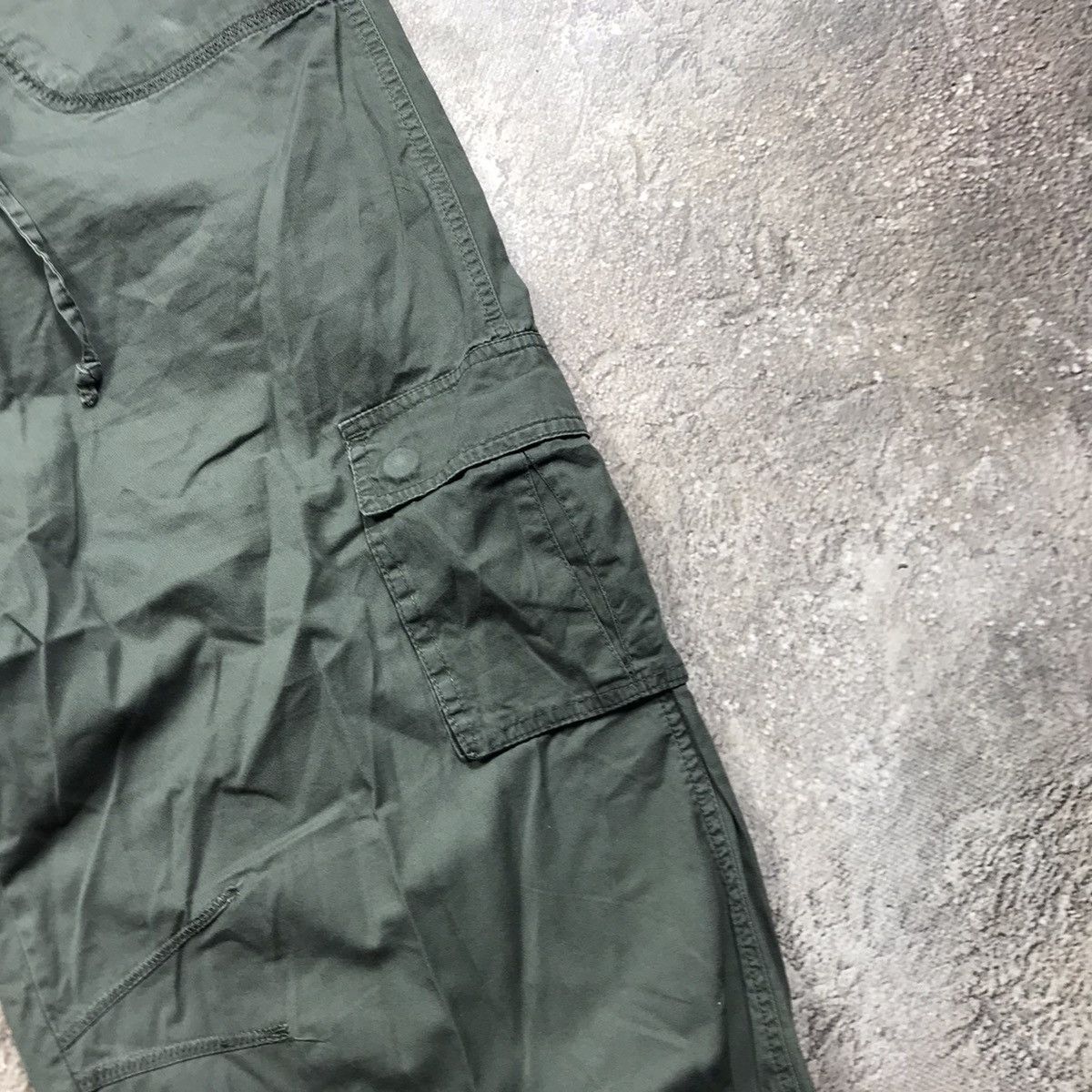 Vintage Vintage 90s Baggy Cargo Parachute Pants Khaki Relaxed 36 Size 36" / US 14 / IT 50 - 4 Thumbnail