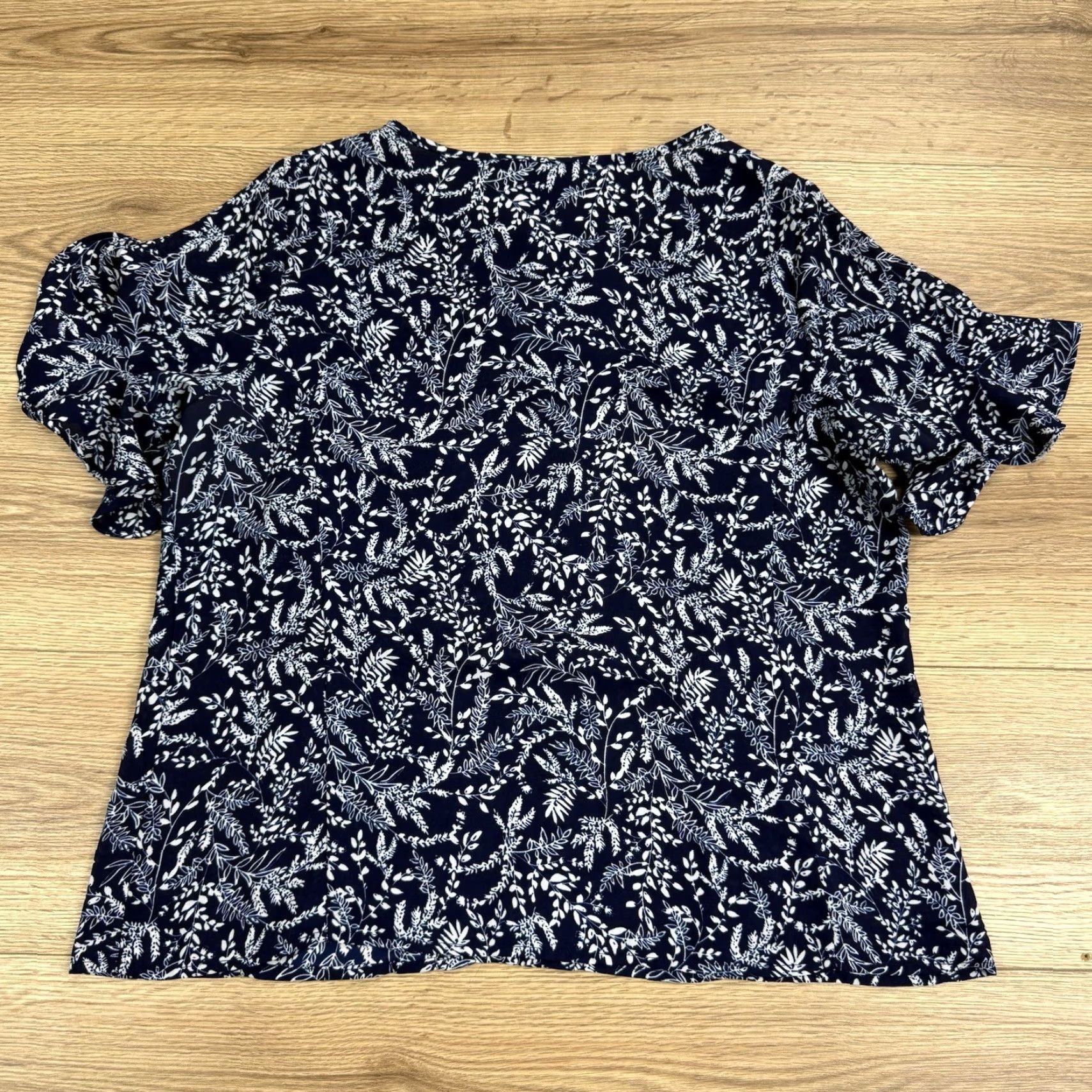 Liz Claiborne Liz Claiborne Blouse M Blue White Floral Multicolor Floral Colorful Women Size M / US 6-8 / IT 42-44 - 7 Thumbnail